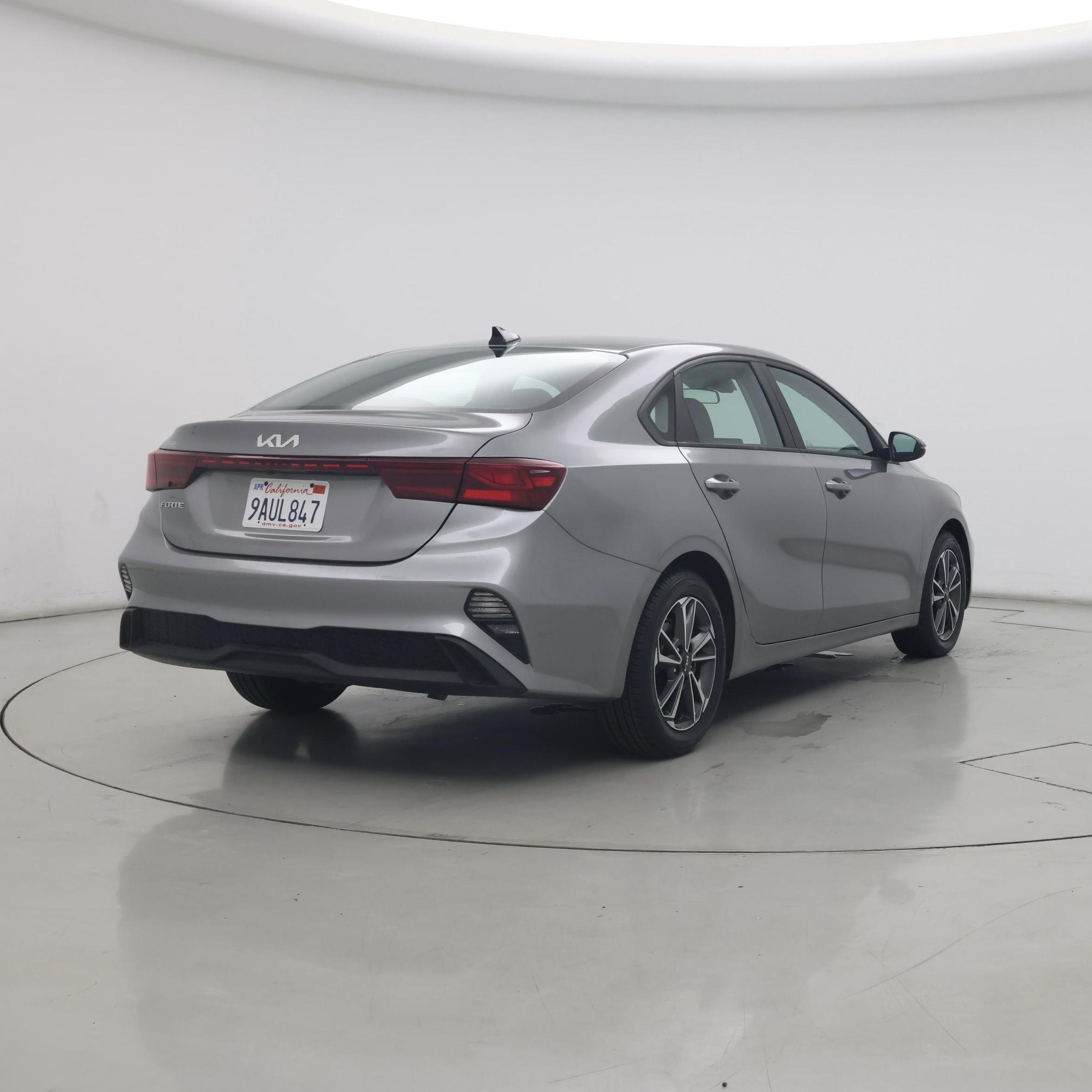 Thumbnail: 2022 Kia Forte - 8