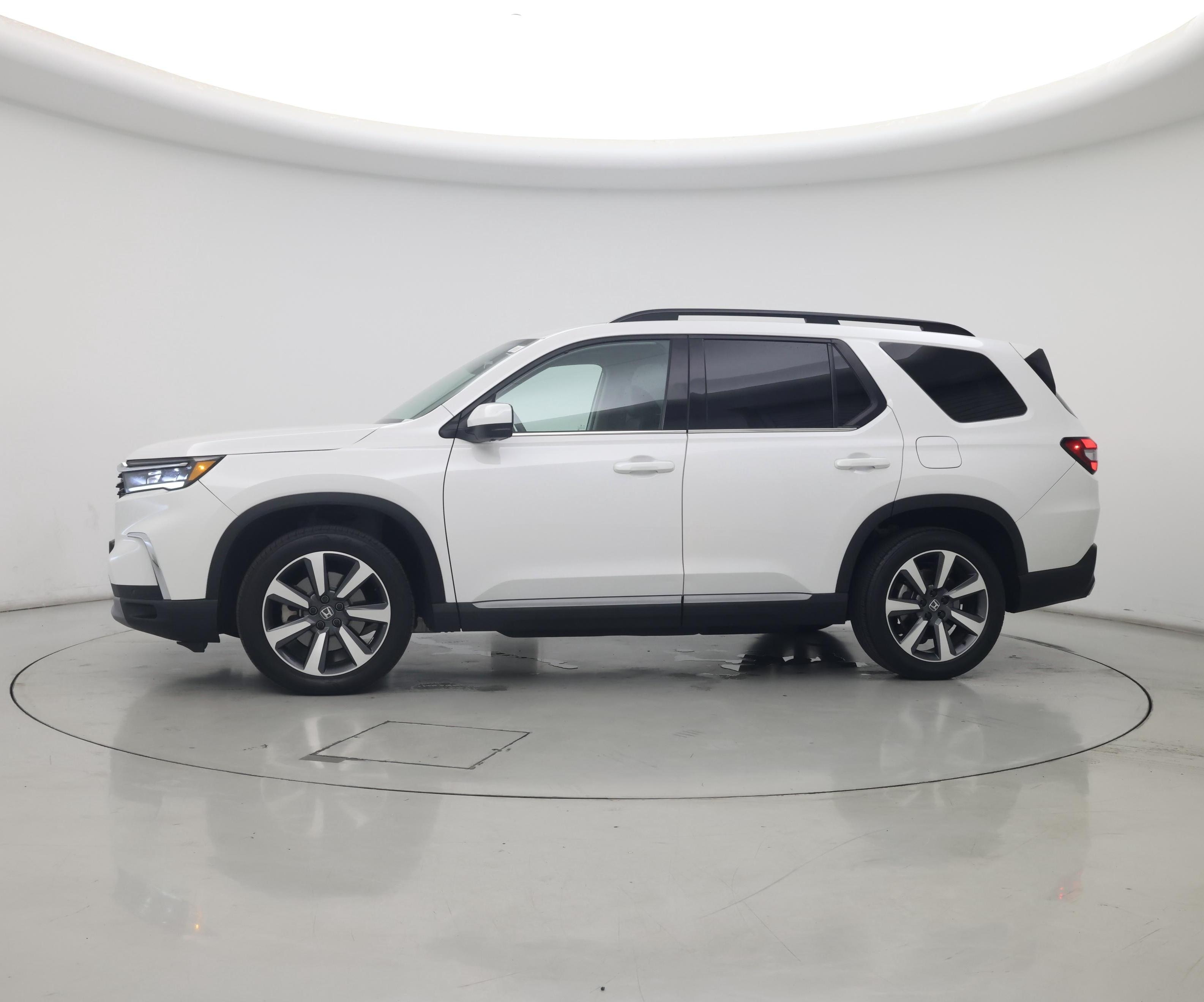Thumbnail: 2023 Honda Pilot - 3