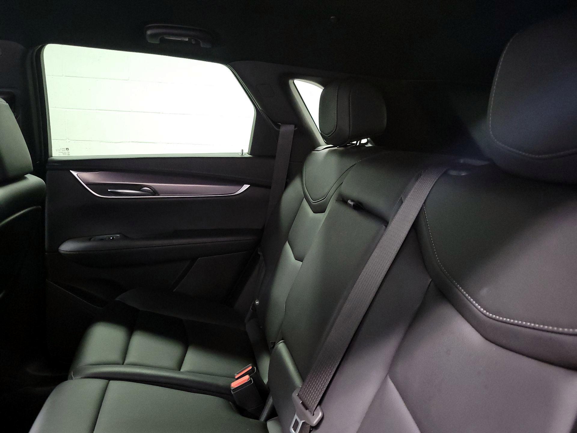 Thumbnail: 2023 Cadillac XT5 - 18