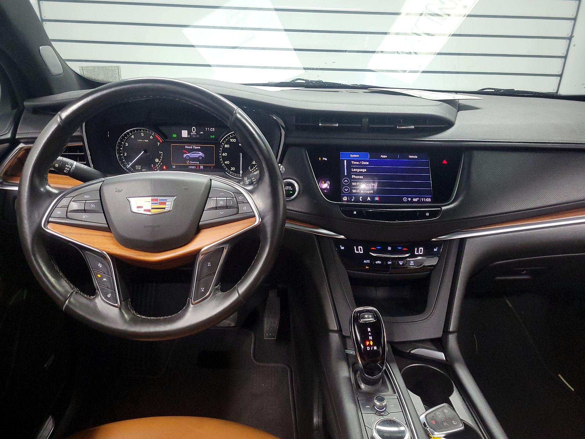 Thumbnail: 2023 Cadillac XT5 - 9