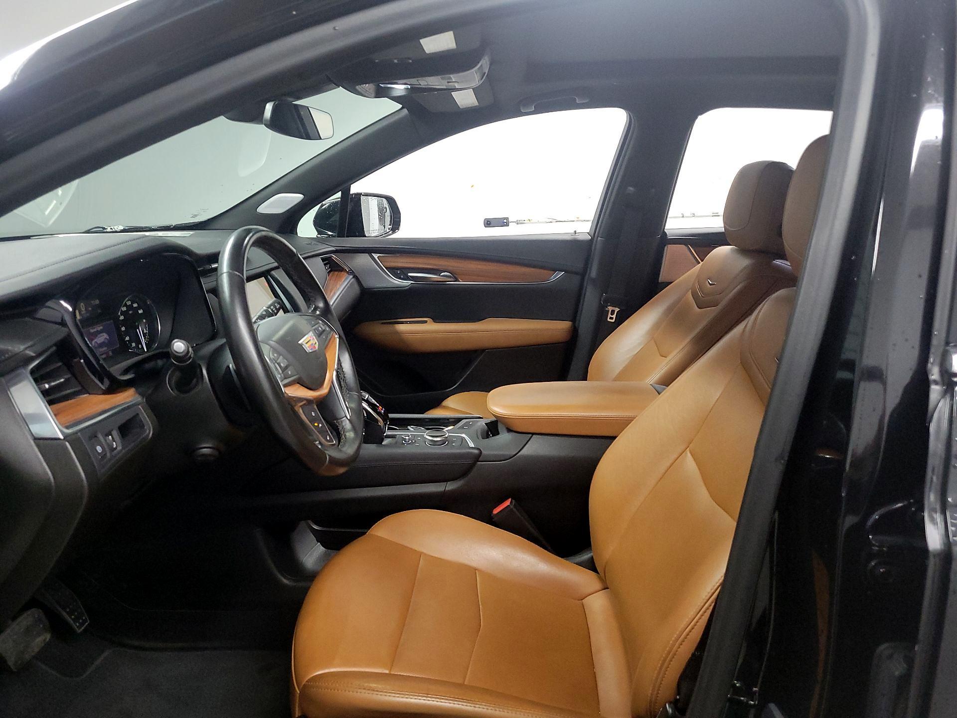 Thumbnail: 2023 Cadillac XT5 - 11
