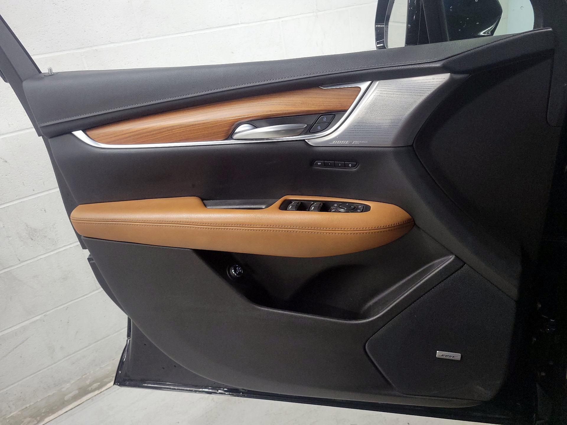 Thumbnail: 2023 Cadillac XT5 - 12