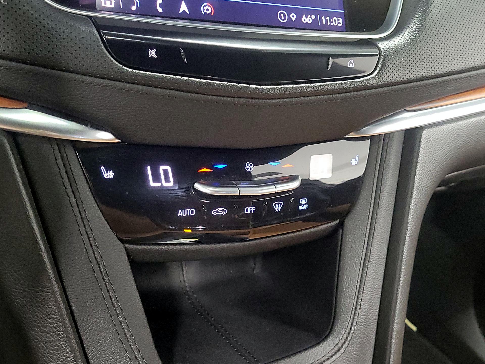 Thumbnail: 2023 Cadillac XT5 - 15