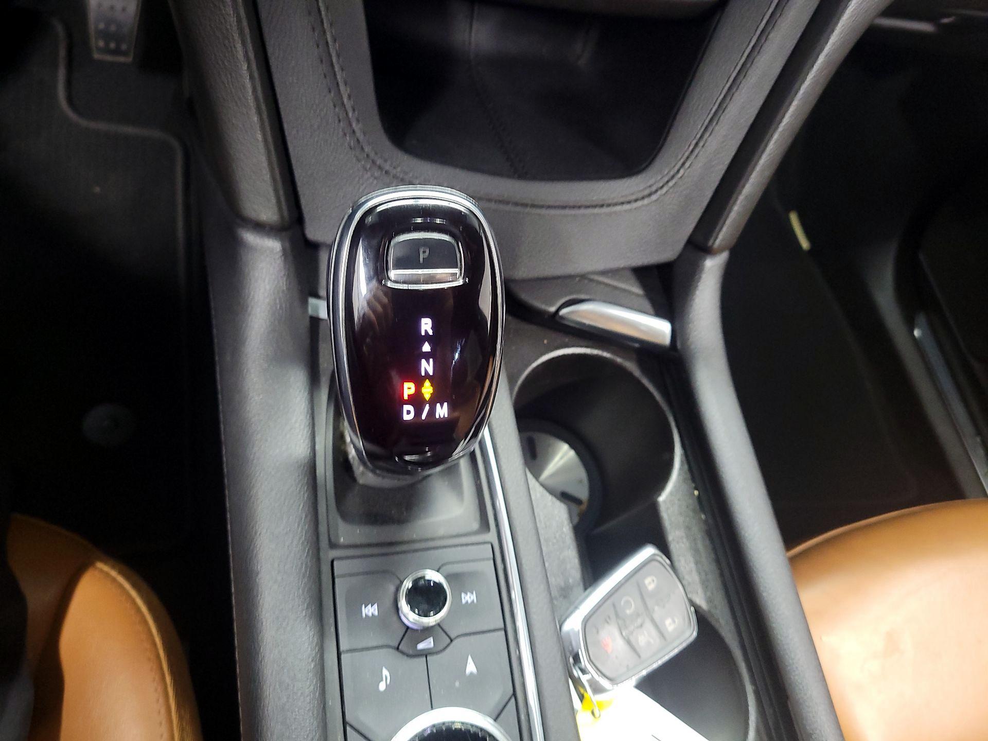 Thumbnail: 2023 Cadillac XT5 - 16