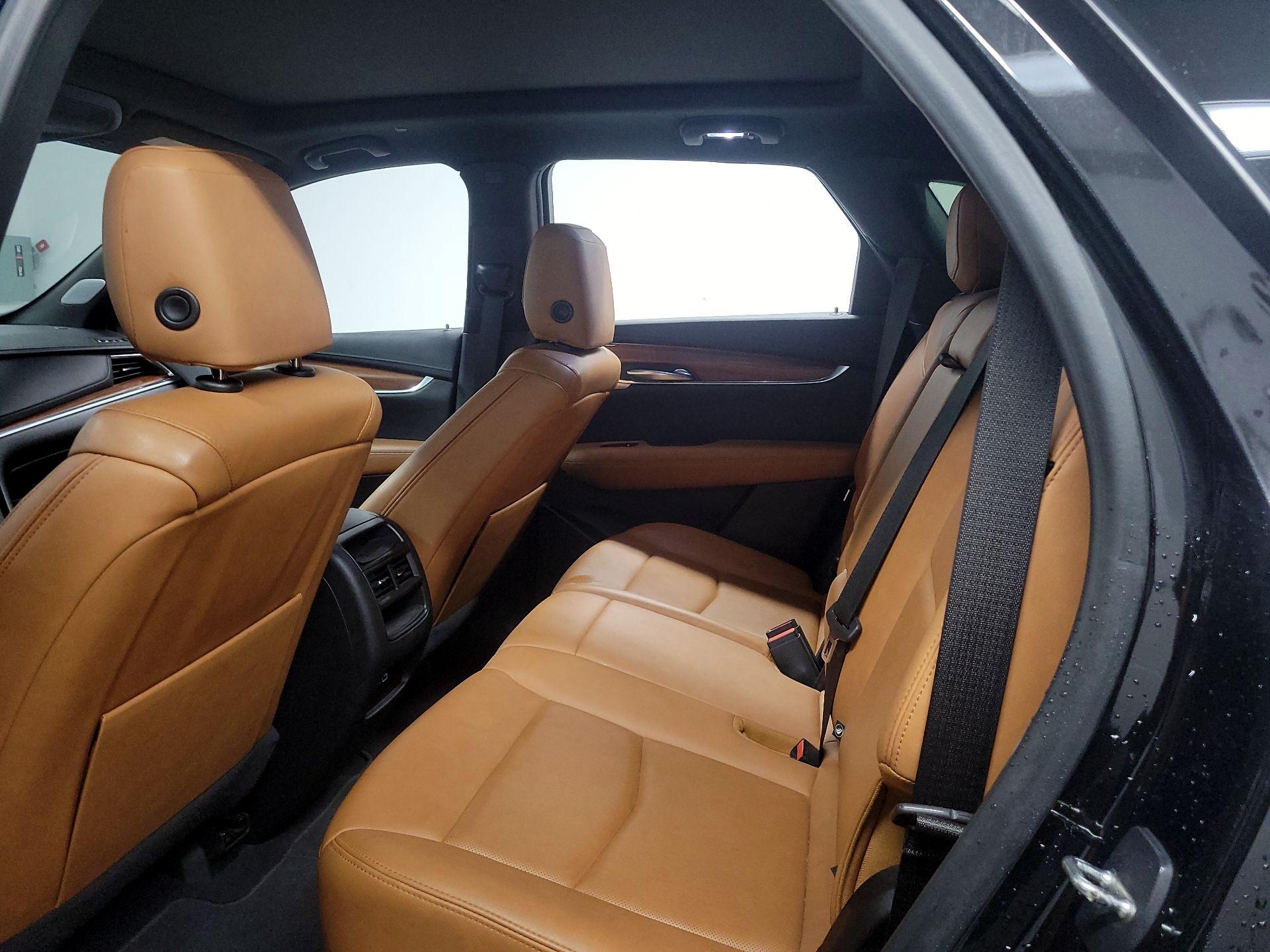 Thumbnail: 2023 Cadillac XT5 - 17
