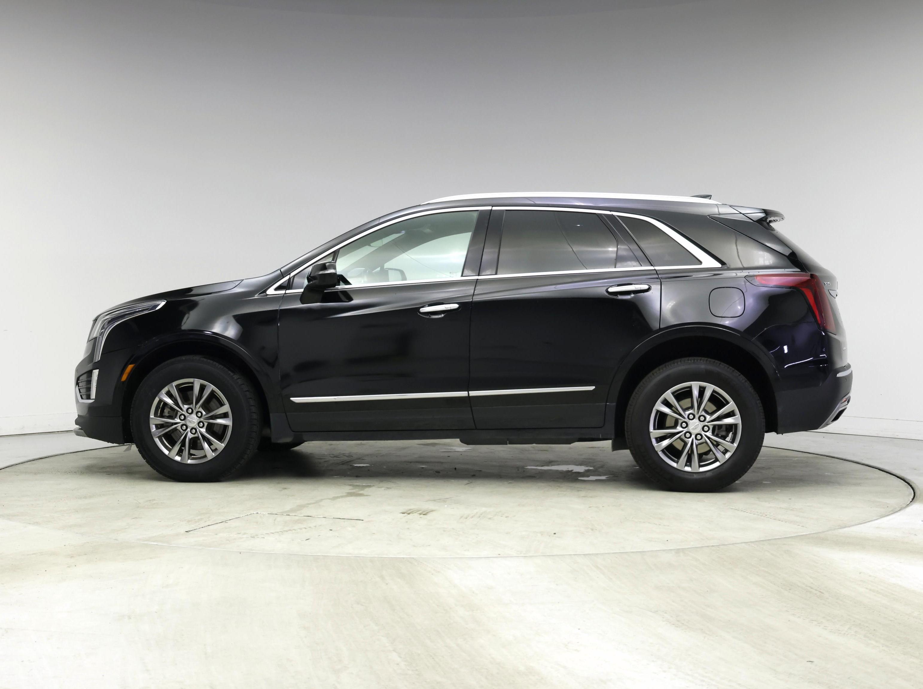Thumbnail: 2023 Cadillac XT5 - 3