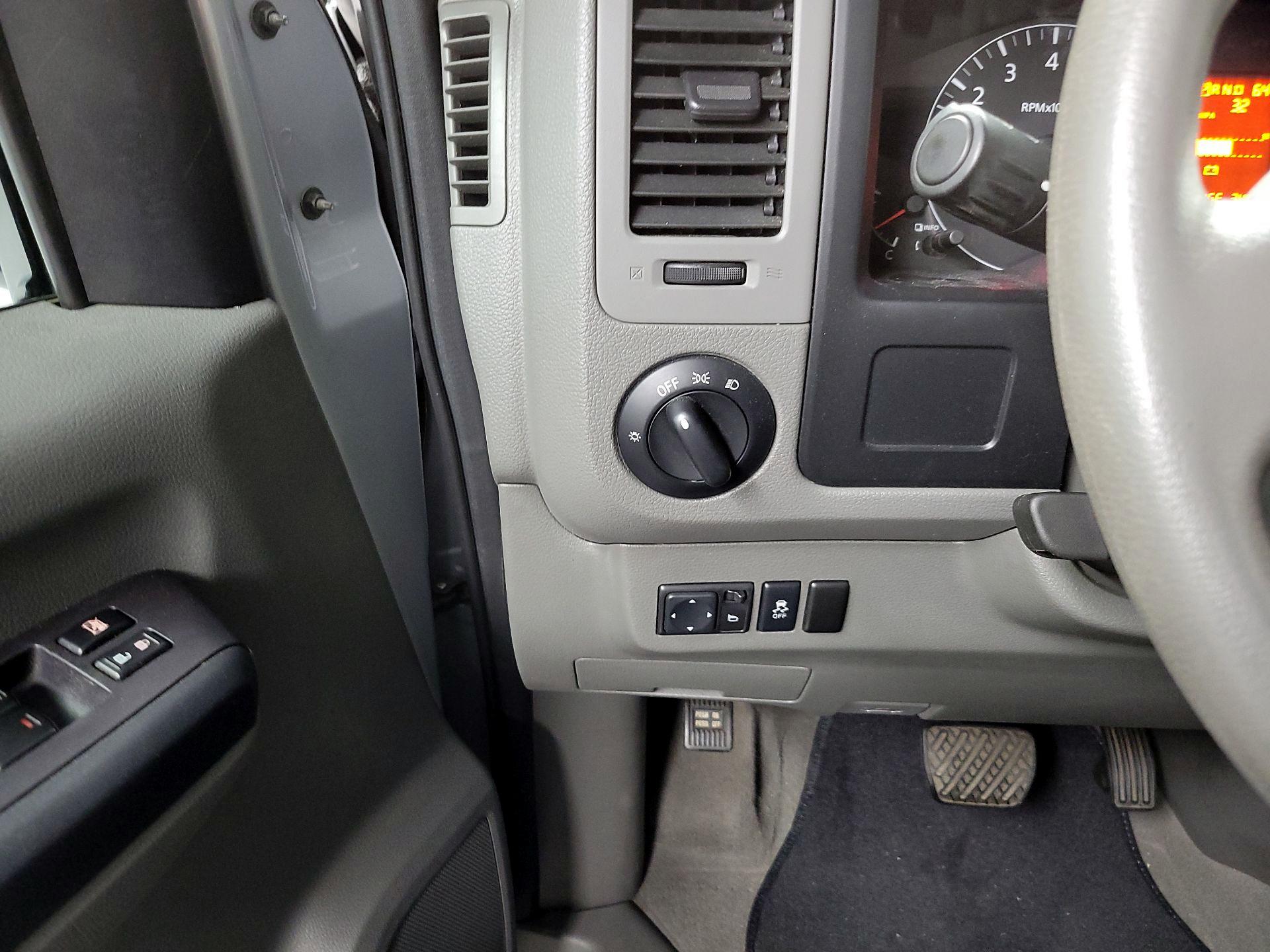 Thumbnail: 2014 Nissan NV - 13