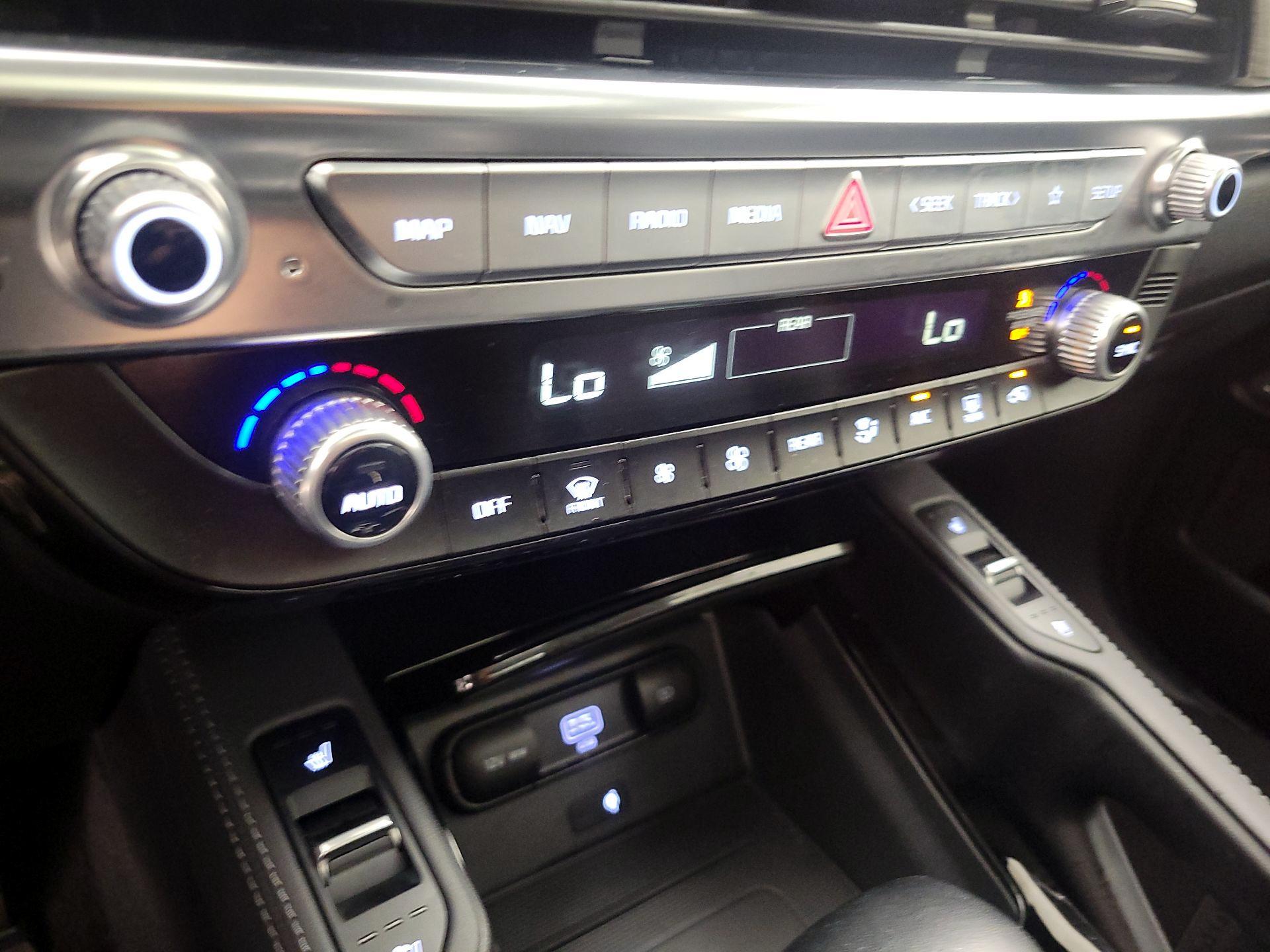 Thumbnail: 2022 Kia Telluride - 16