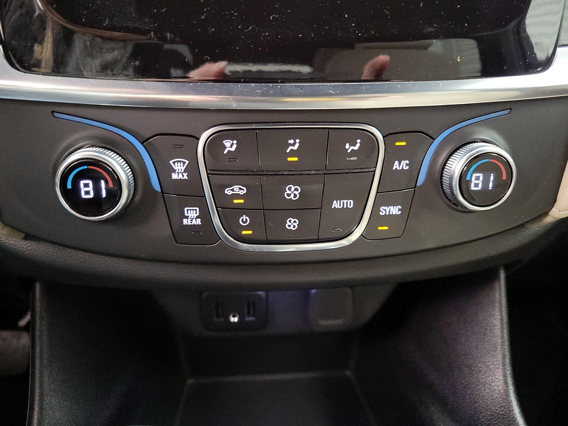 Thumbnail: 2023 Chevrolet Traverse - 16