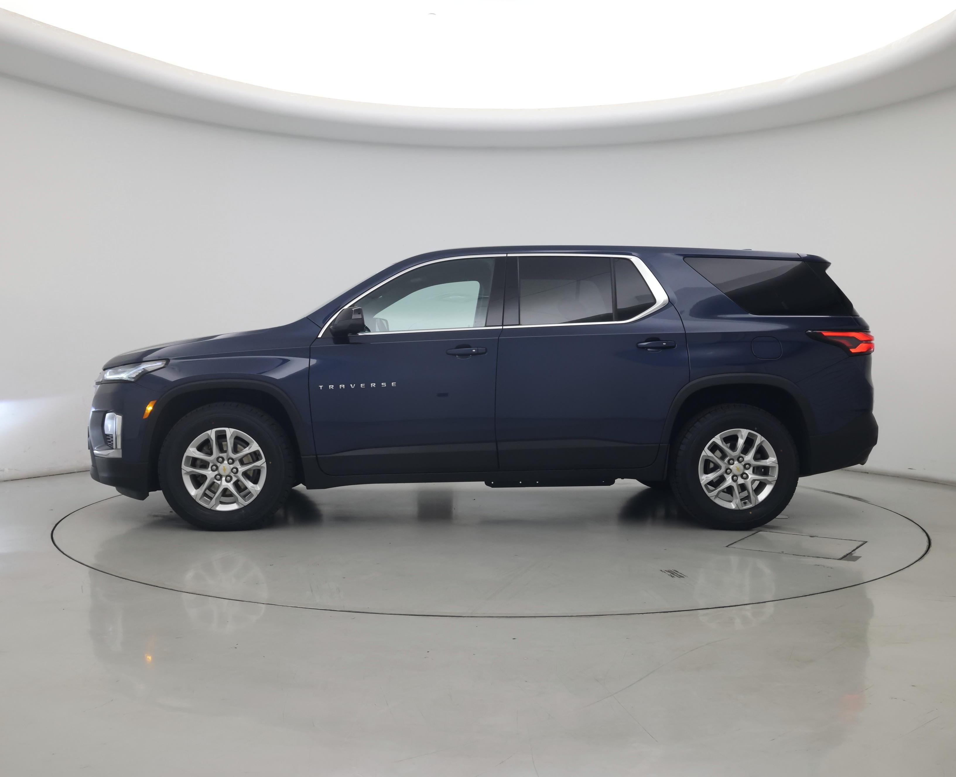 Thumbnail: 2023 Chevrolet Traverse - 3