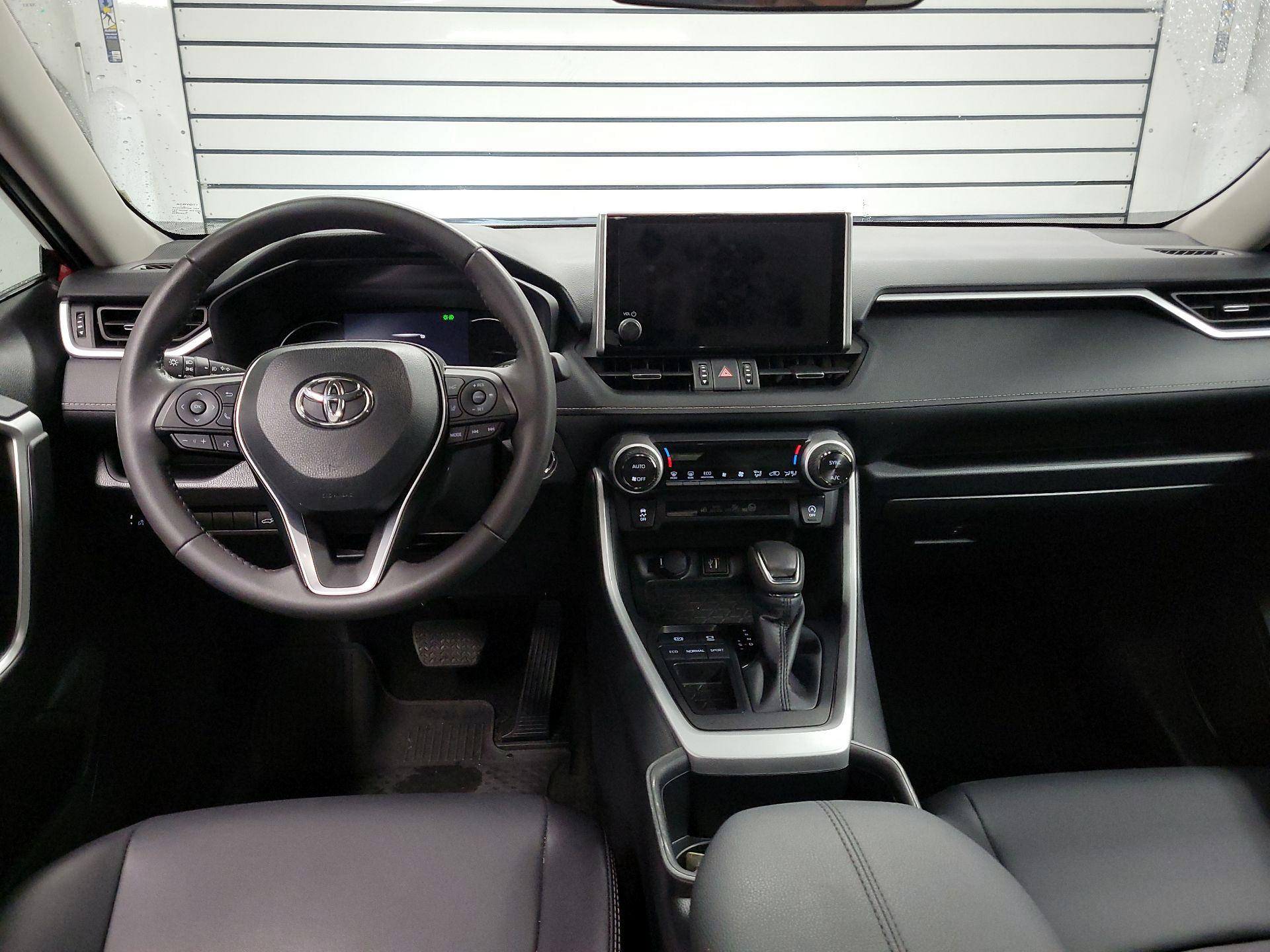 Thumbnail: 2025 Toyota RAV4 - 9