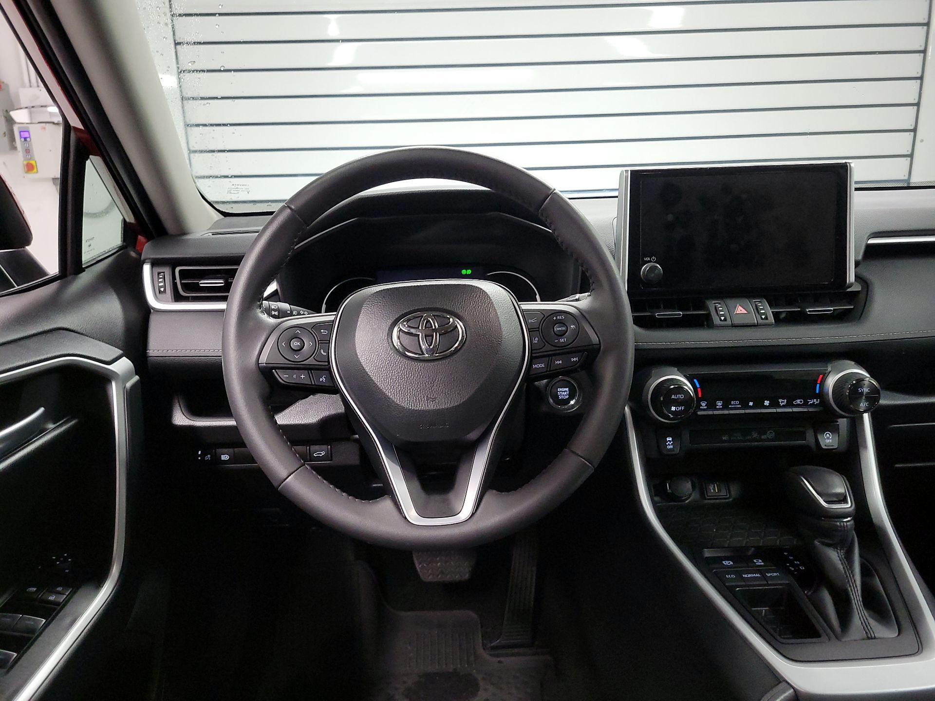 Thumbnail: 2025 Toyota RAV4 - 10