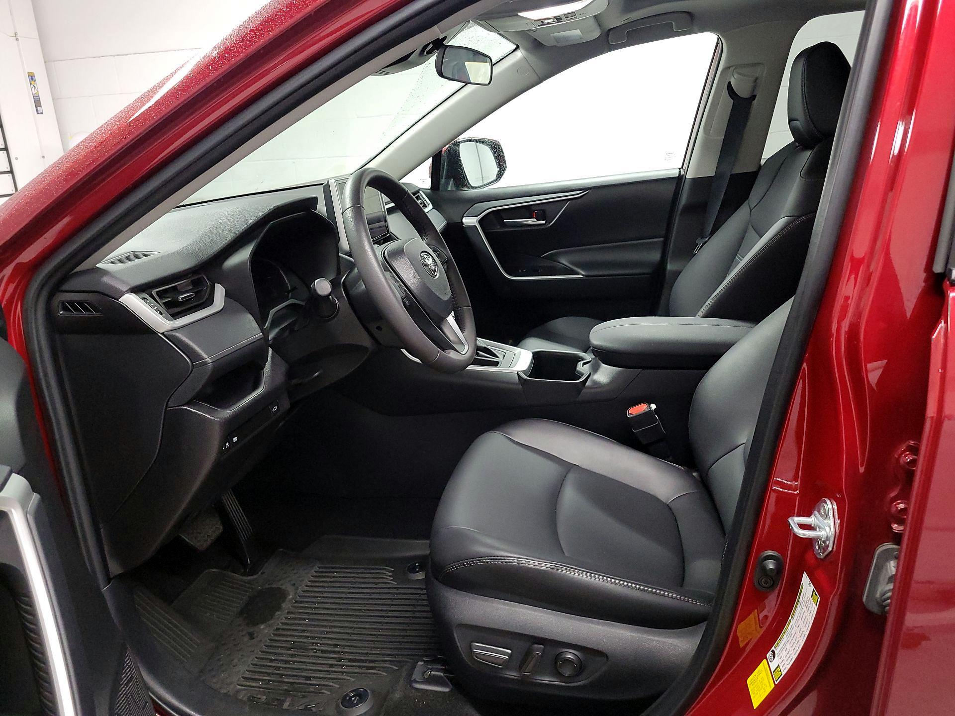 Thumbnail: 2025 Toyota RAV4 - 11