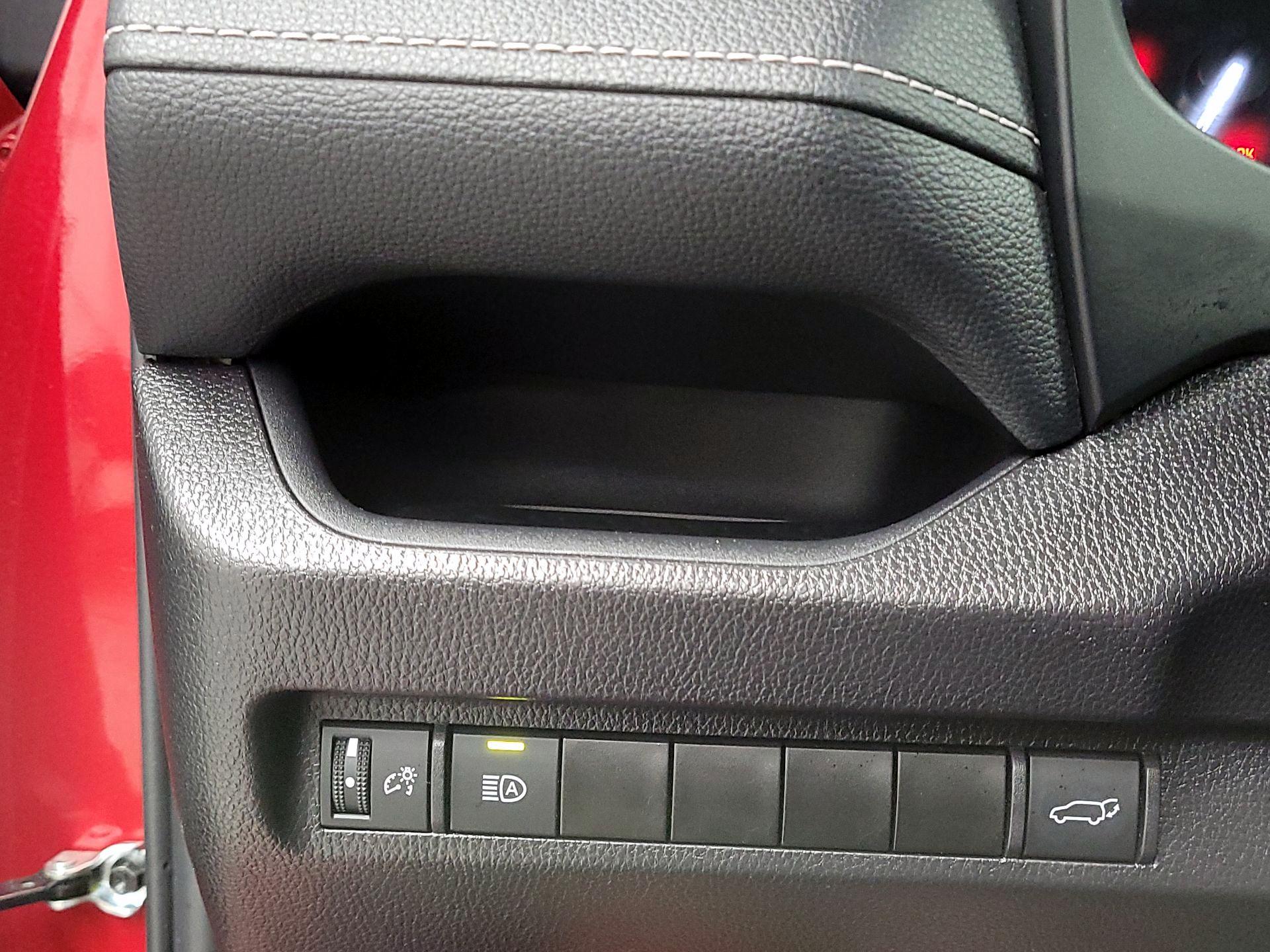 Thumbnail: 2025 Toyota RAV4 - 13