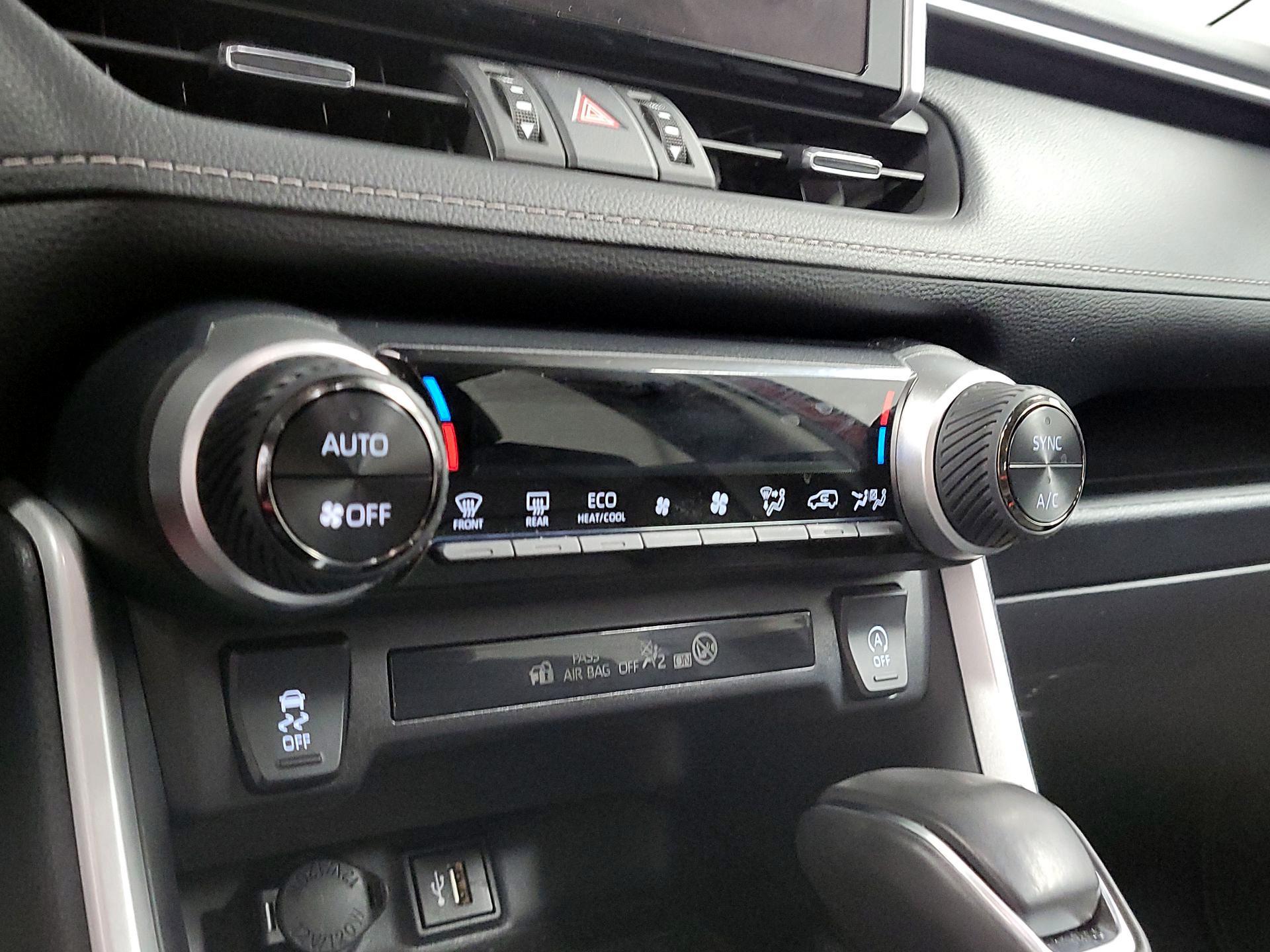 Thumbnail: 2025 Toyota RAV4 - 15