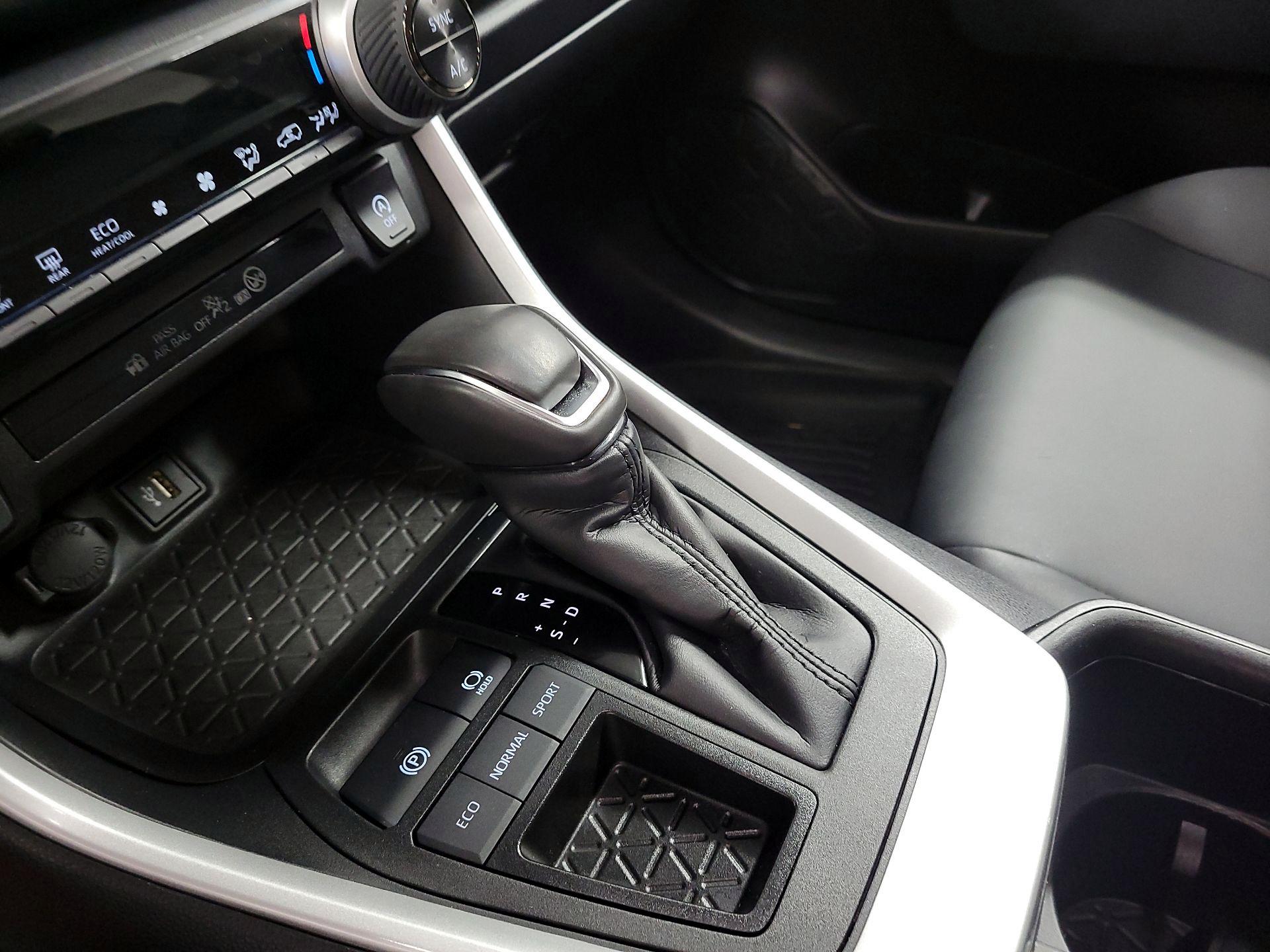 Thumbnail: 2025 Toyota RAV4 - 16