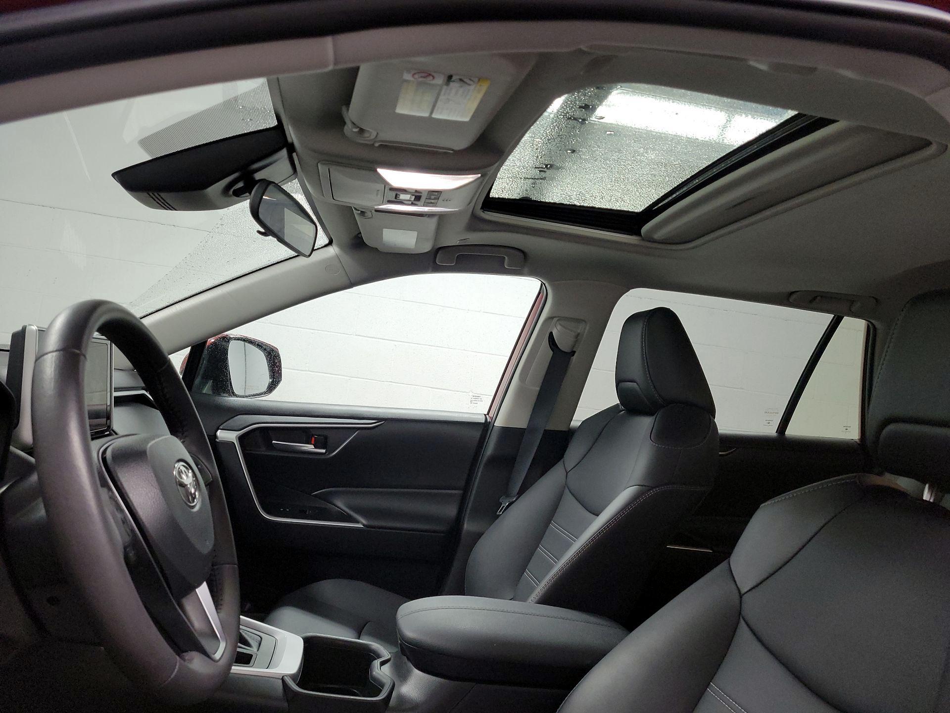 Thumbnail: 2025 Toyota RAV4 - 18