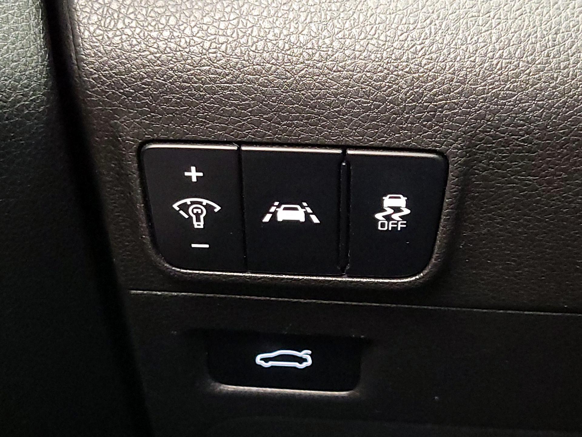 Thumbnail: 2023 Kia K5 - 13