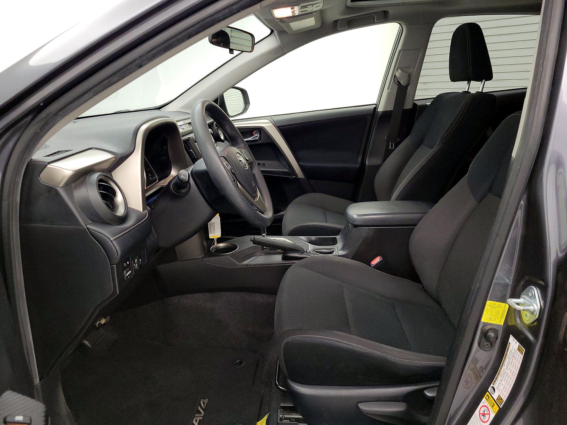 Thumbnail: 2015 Toyota RAV4 - 11