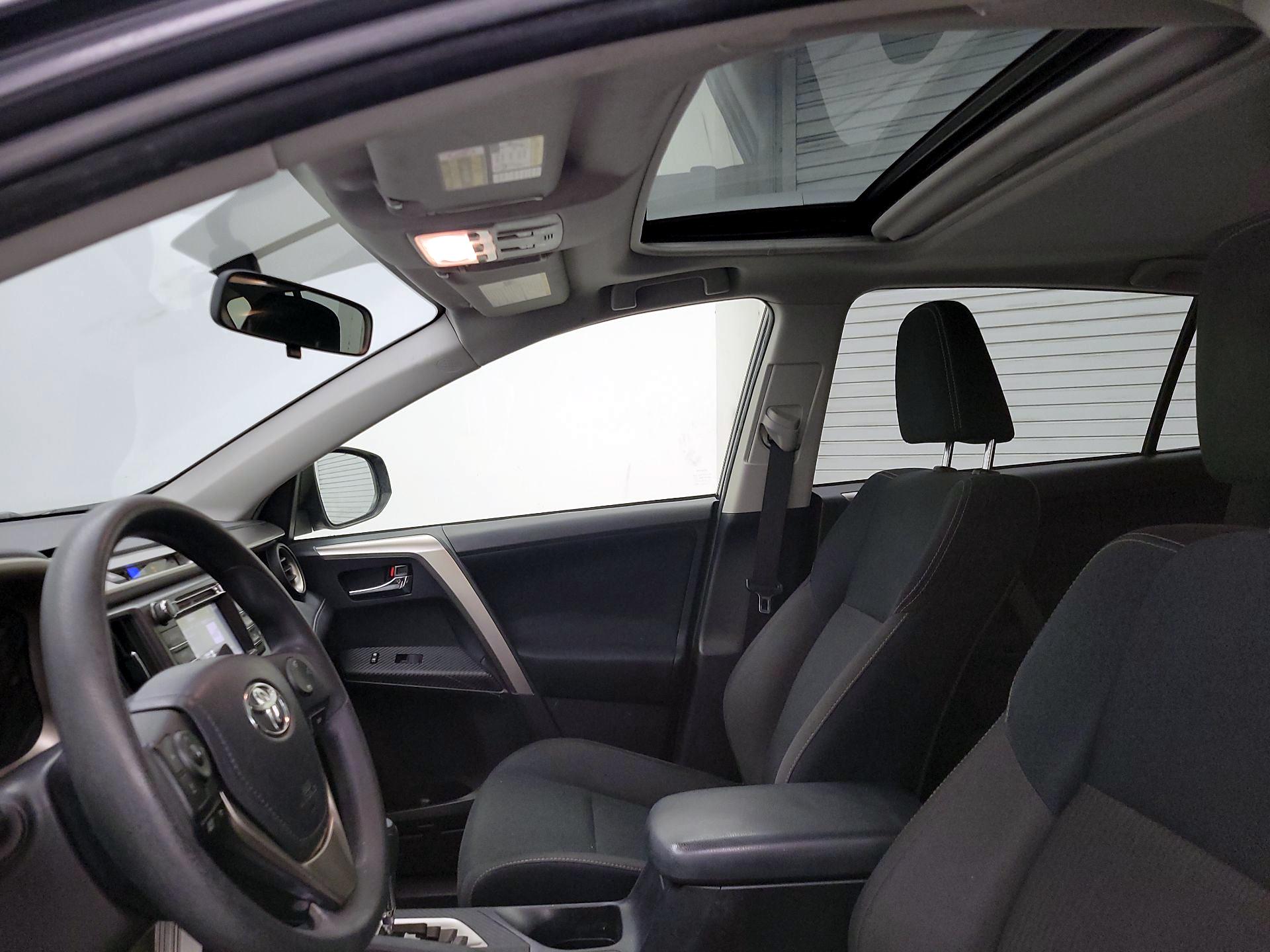 Thumbnail: 2015 Toyota RAV4 - 19