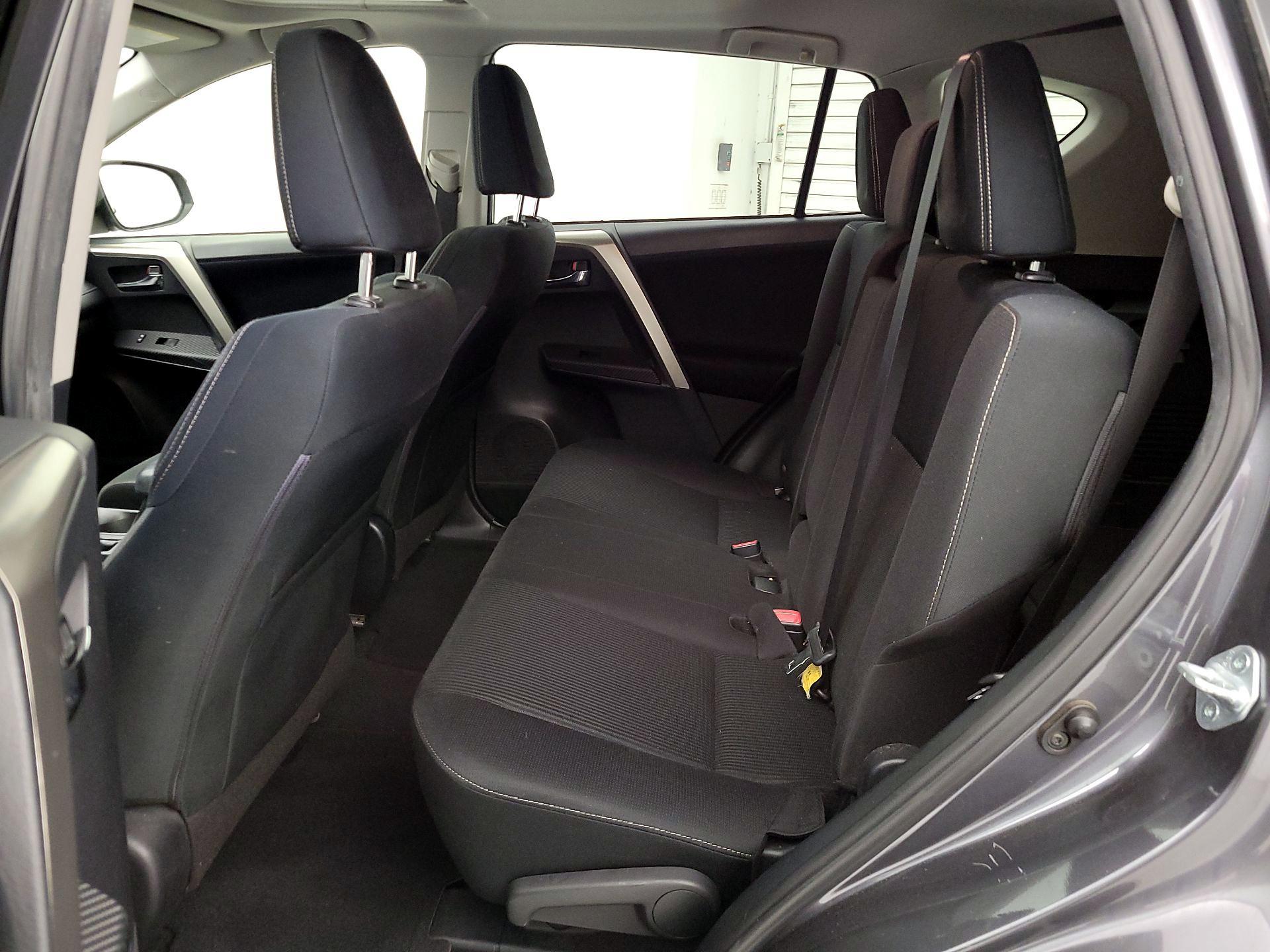 Thumbnail: 2015 Toyota RAV4 - 20