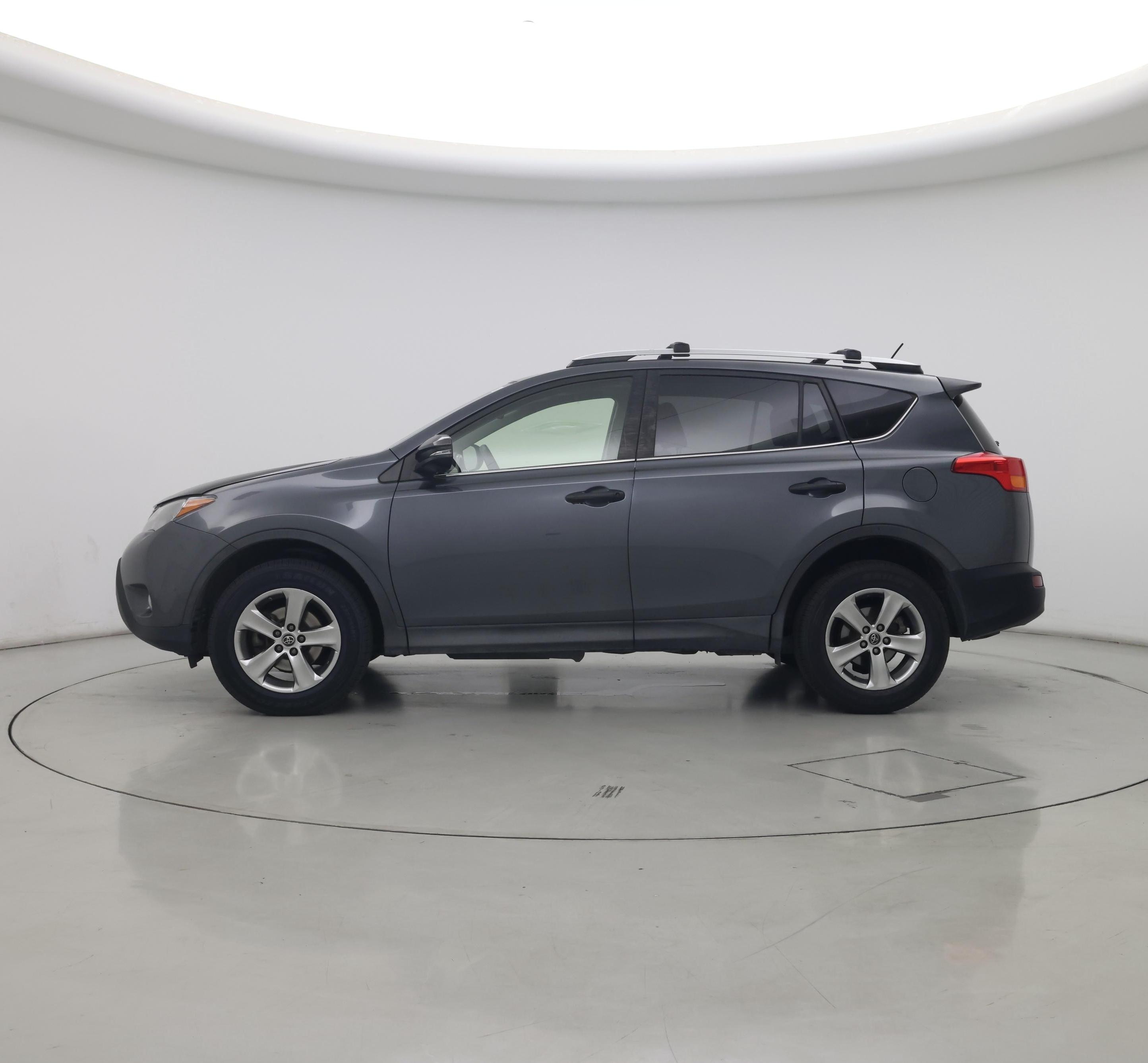 Thumbnail: 2015 Toyota RAV4 - 3