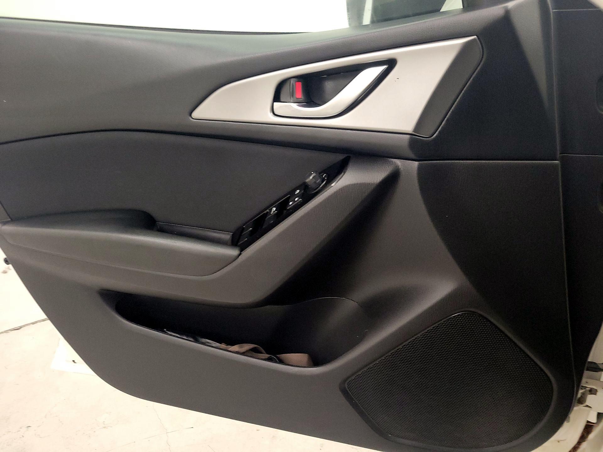 Thumbnail: 2018 Mazda Mazda3 - 12