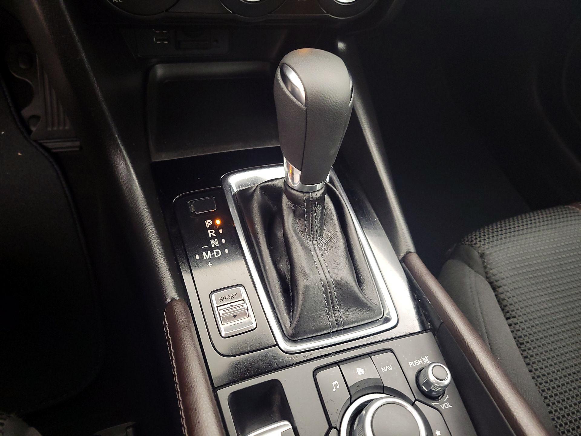 Thumbnail: 2018 Mazda Mazda3 - 17