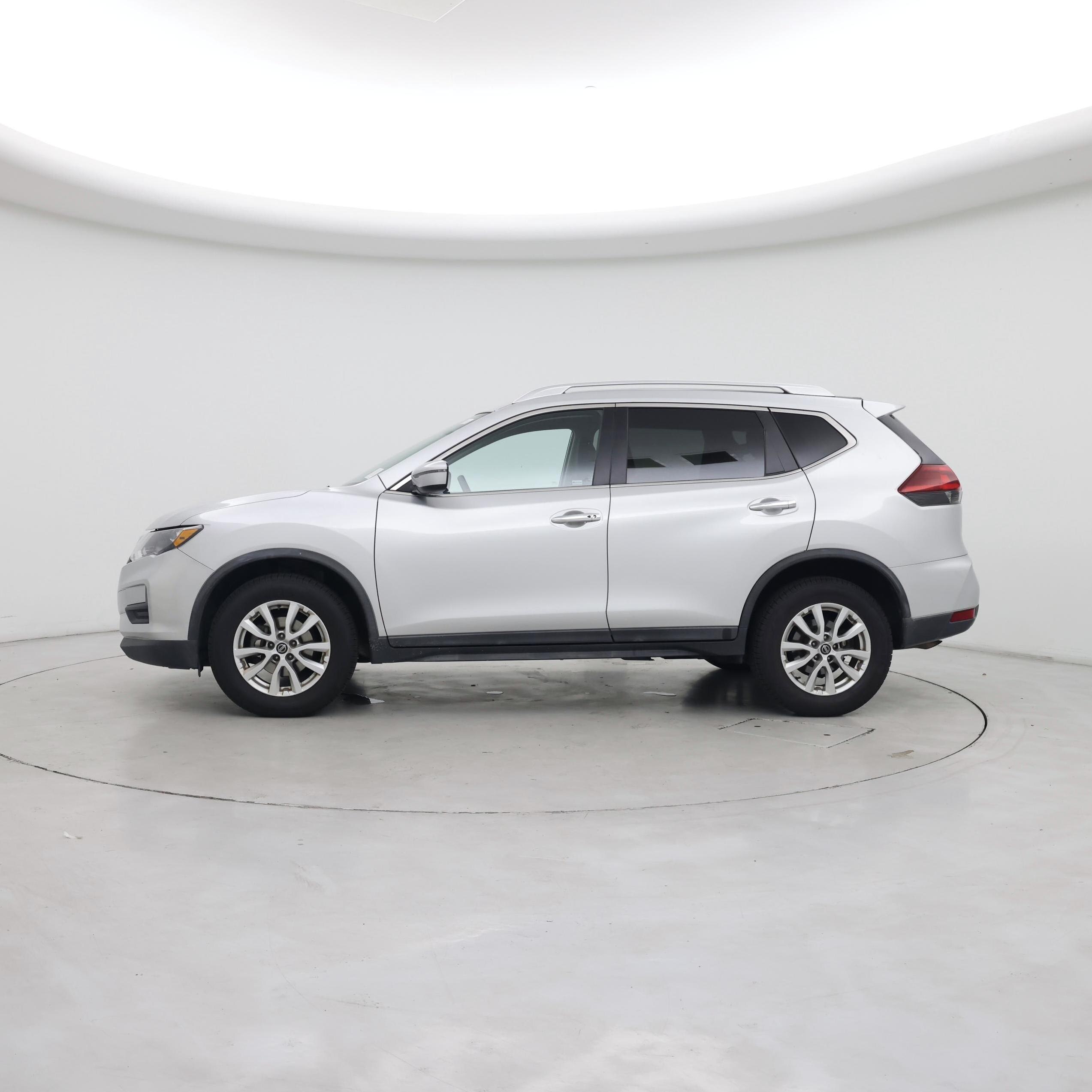 Thumbnail: 2018 Nissan Rogue - 3