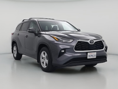 Gray 2024 Toyota Highlander LE