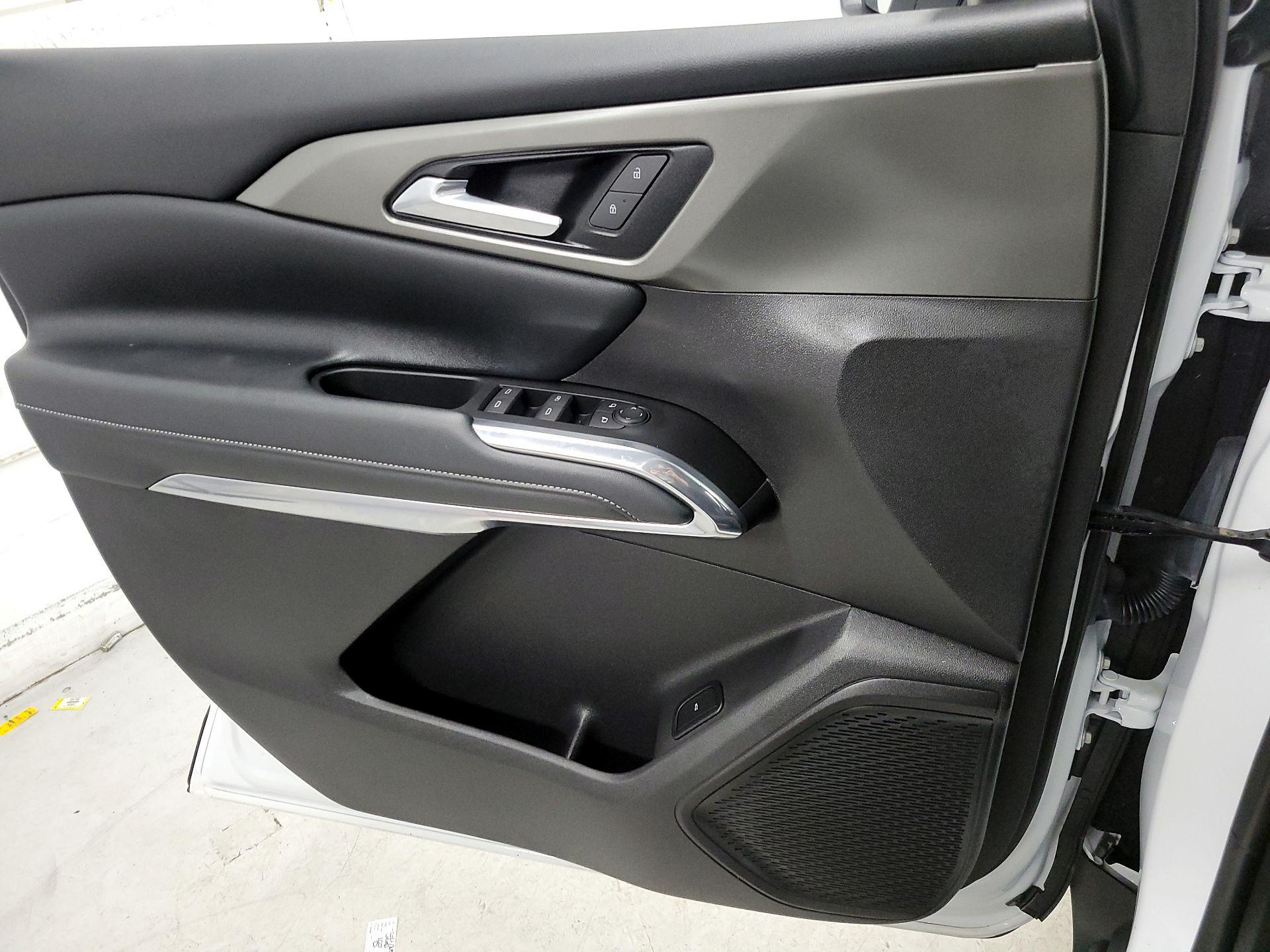 Thumbnail: 2025 Chevrolet Traverse - 12