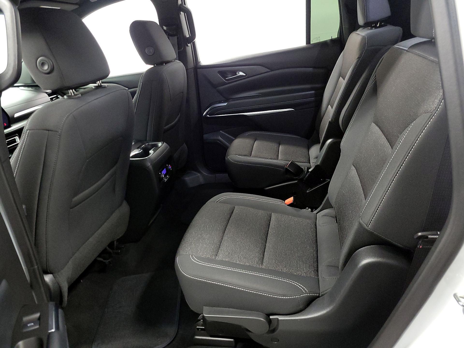 Thumbnail: 2025 Chevrolet Traverse - 18