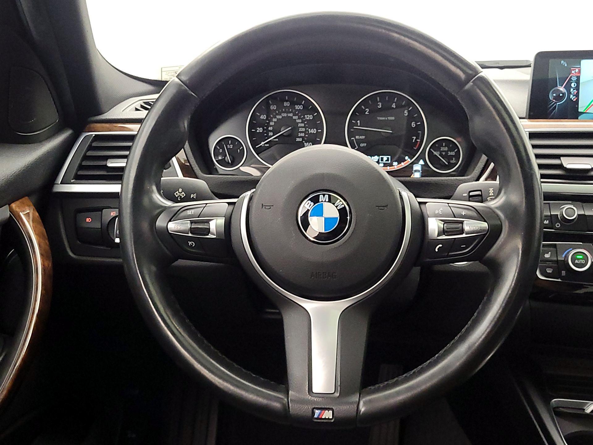 Thumbnail: 2016 BMW 3 Series - 10