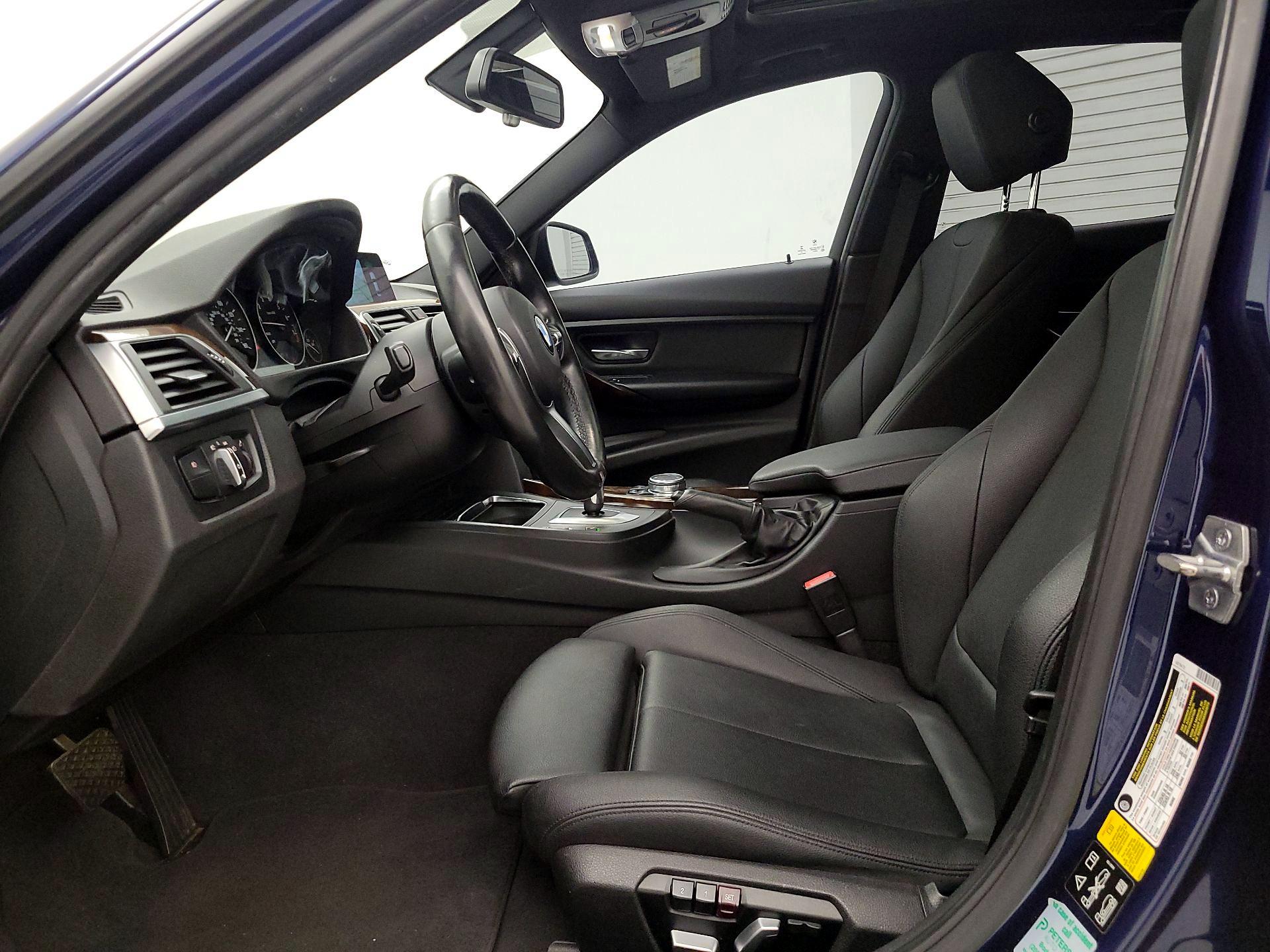 Thumbnail: 2016 BMW 3 Series - 11