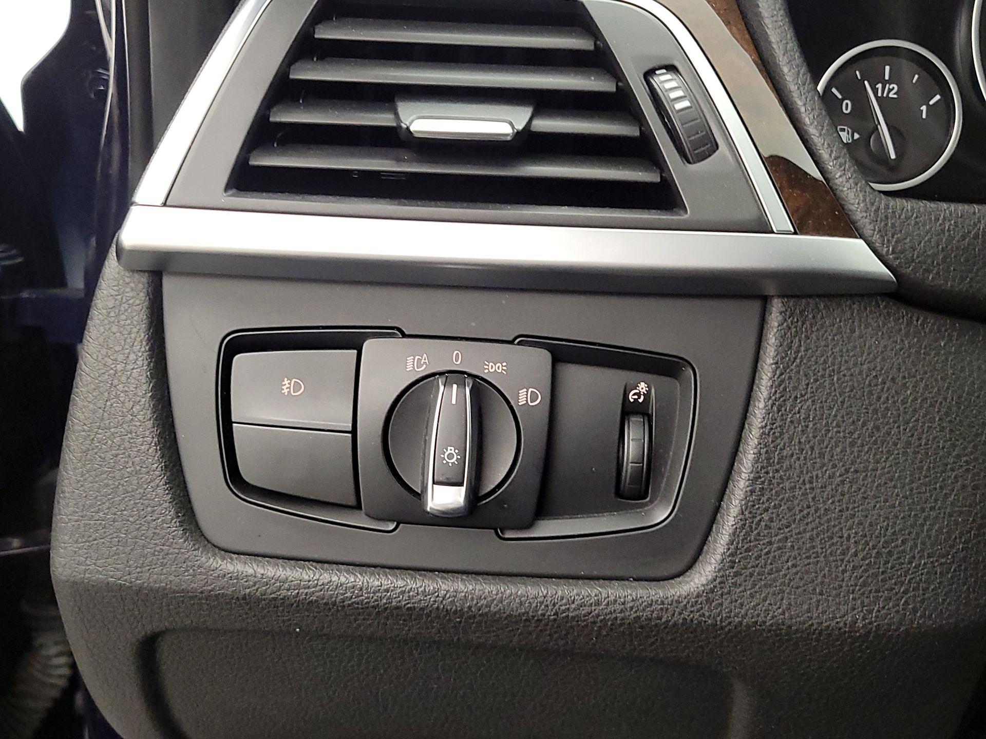 Thumbnail: 2016 BMW 3 Series - 13