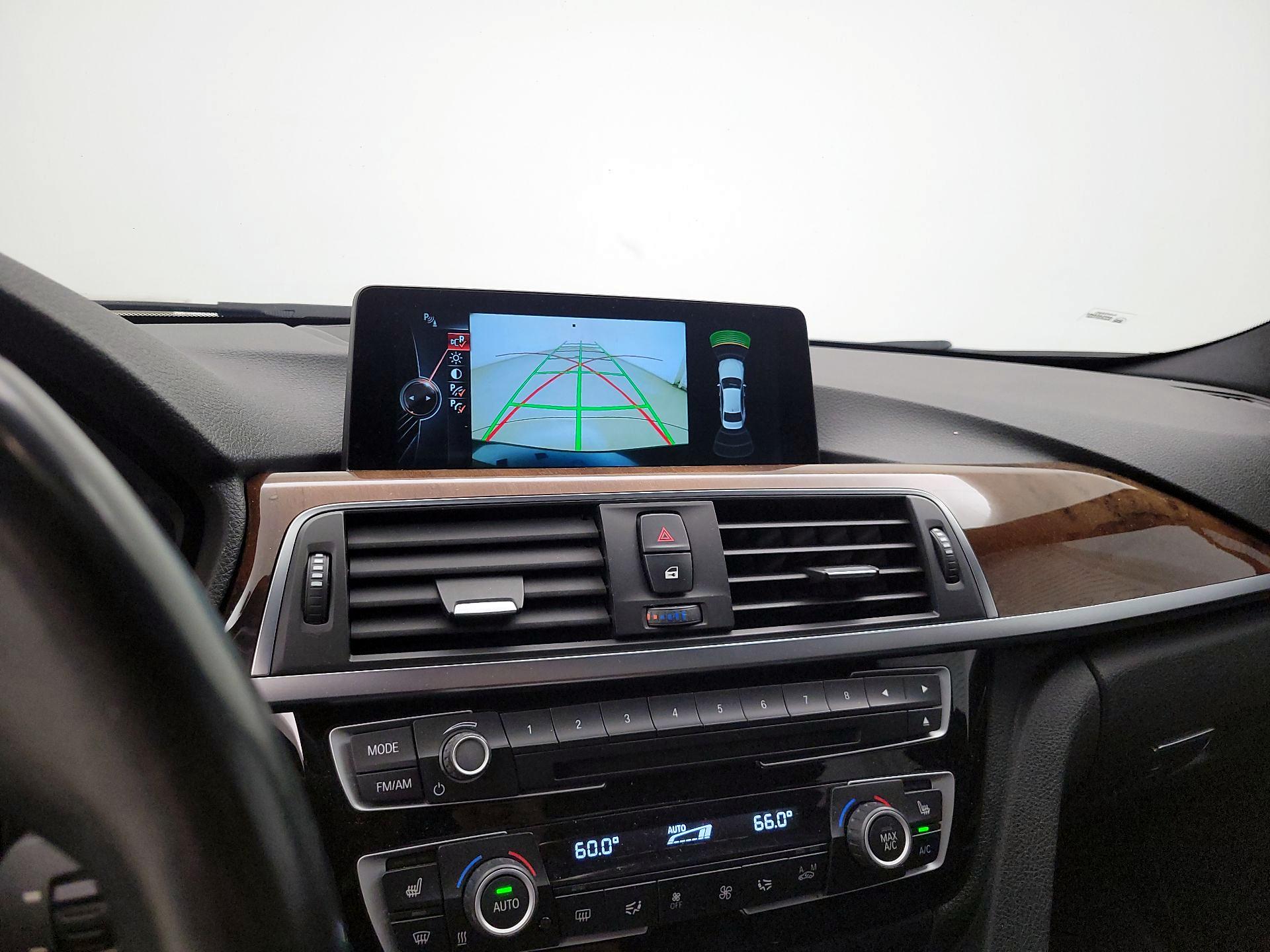 Thumbnail: 2016 BMW 3 Series - 14