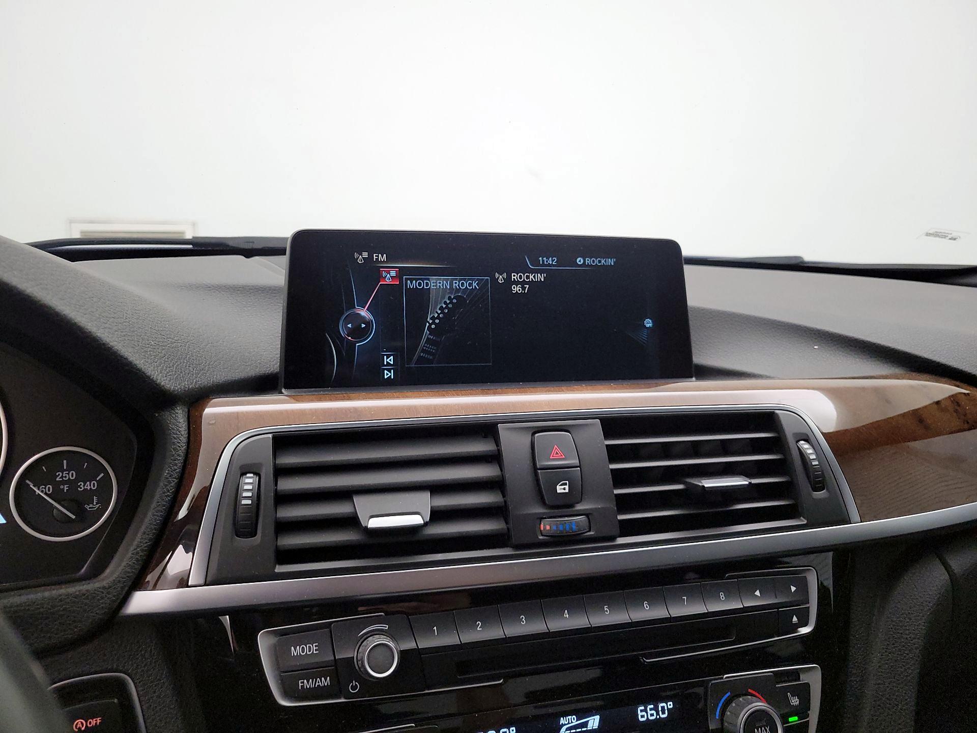 Thumbnail: 2016 BMW 3 Series - 15