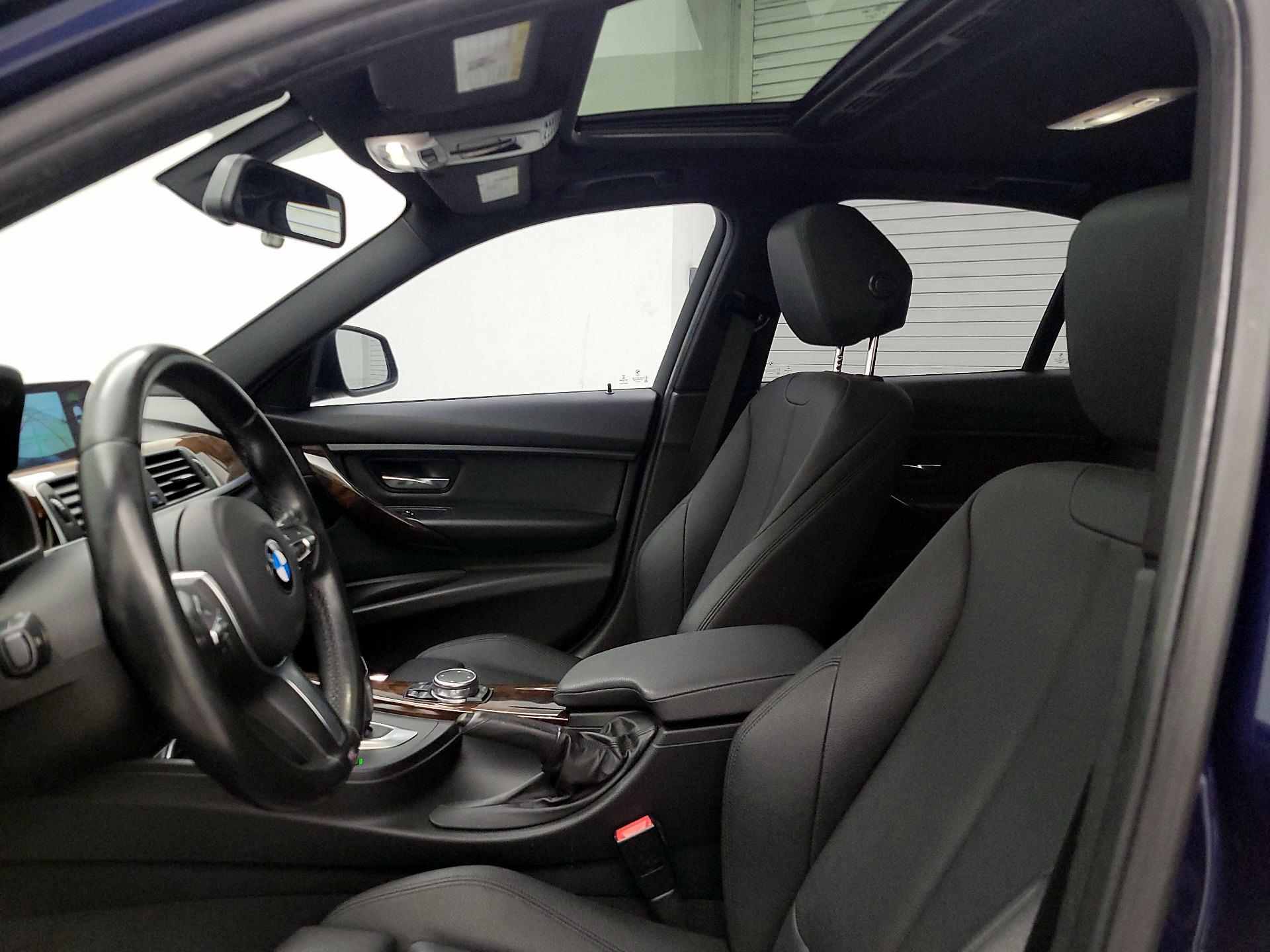 Thumbnail: 2016 BMW 3 Series - 19