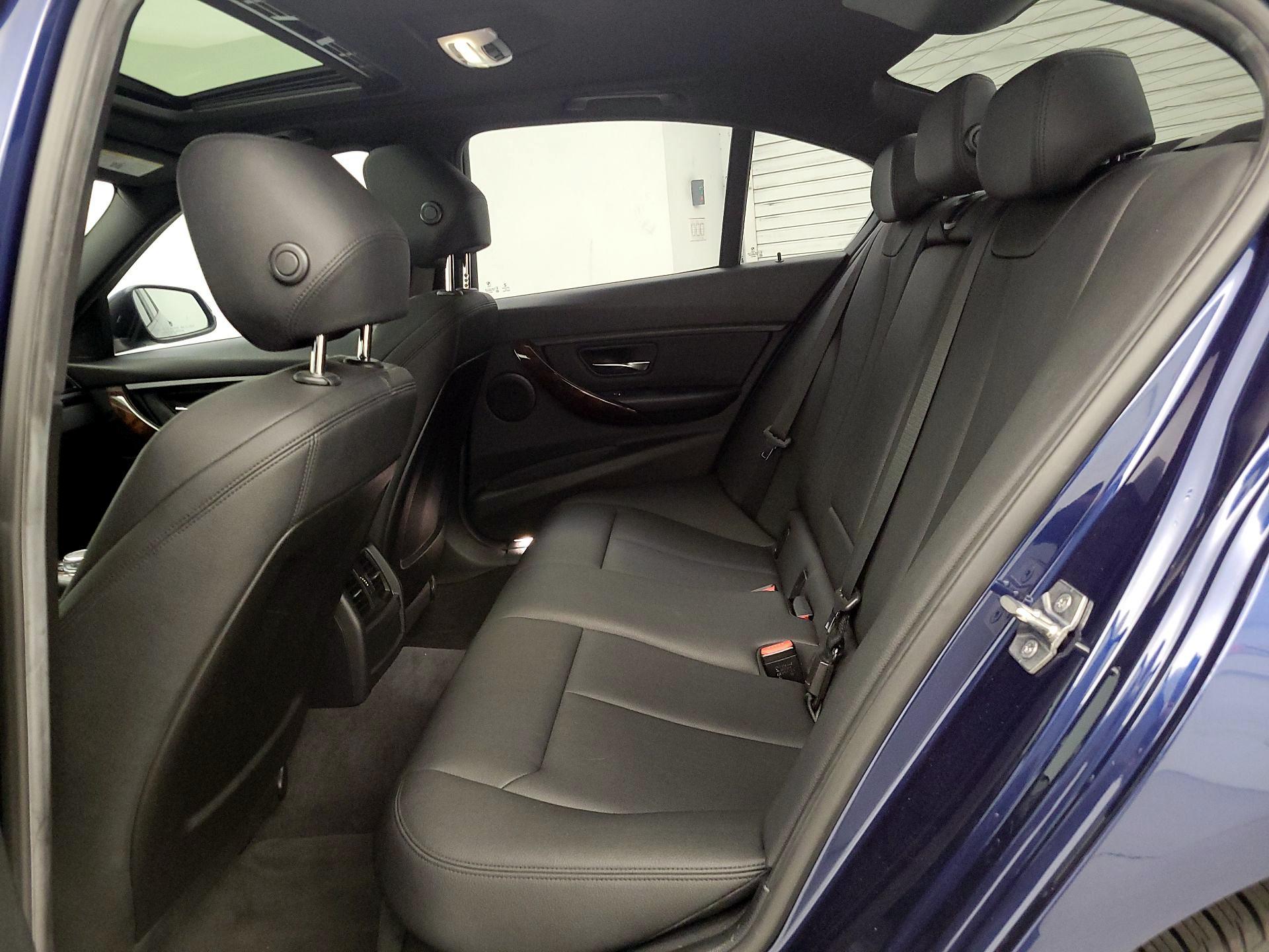 Thumbnail: 2016 BMW 3 Series - 20