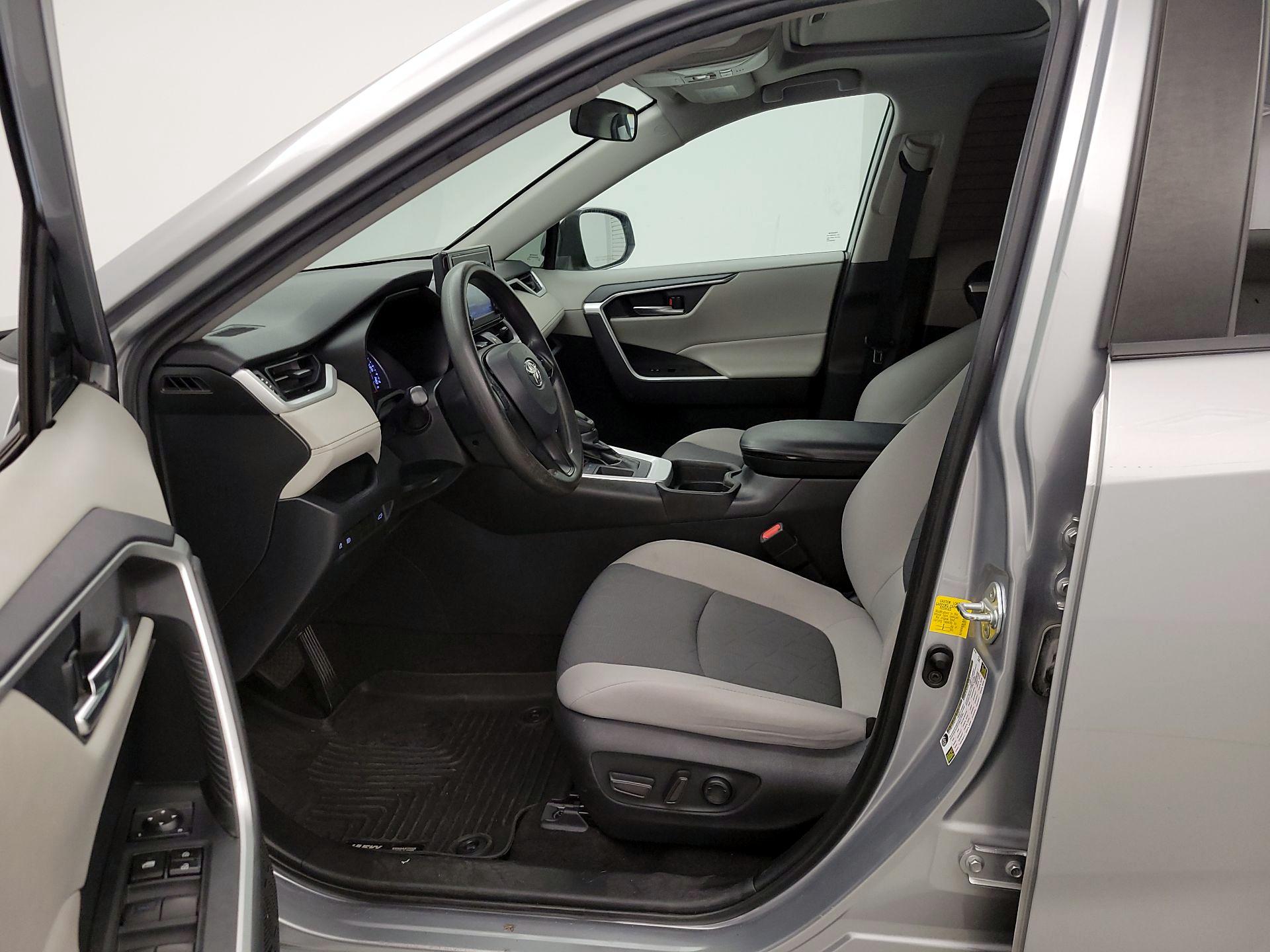 Thumbnail: 2019 Toyota RAV4 - 11