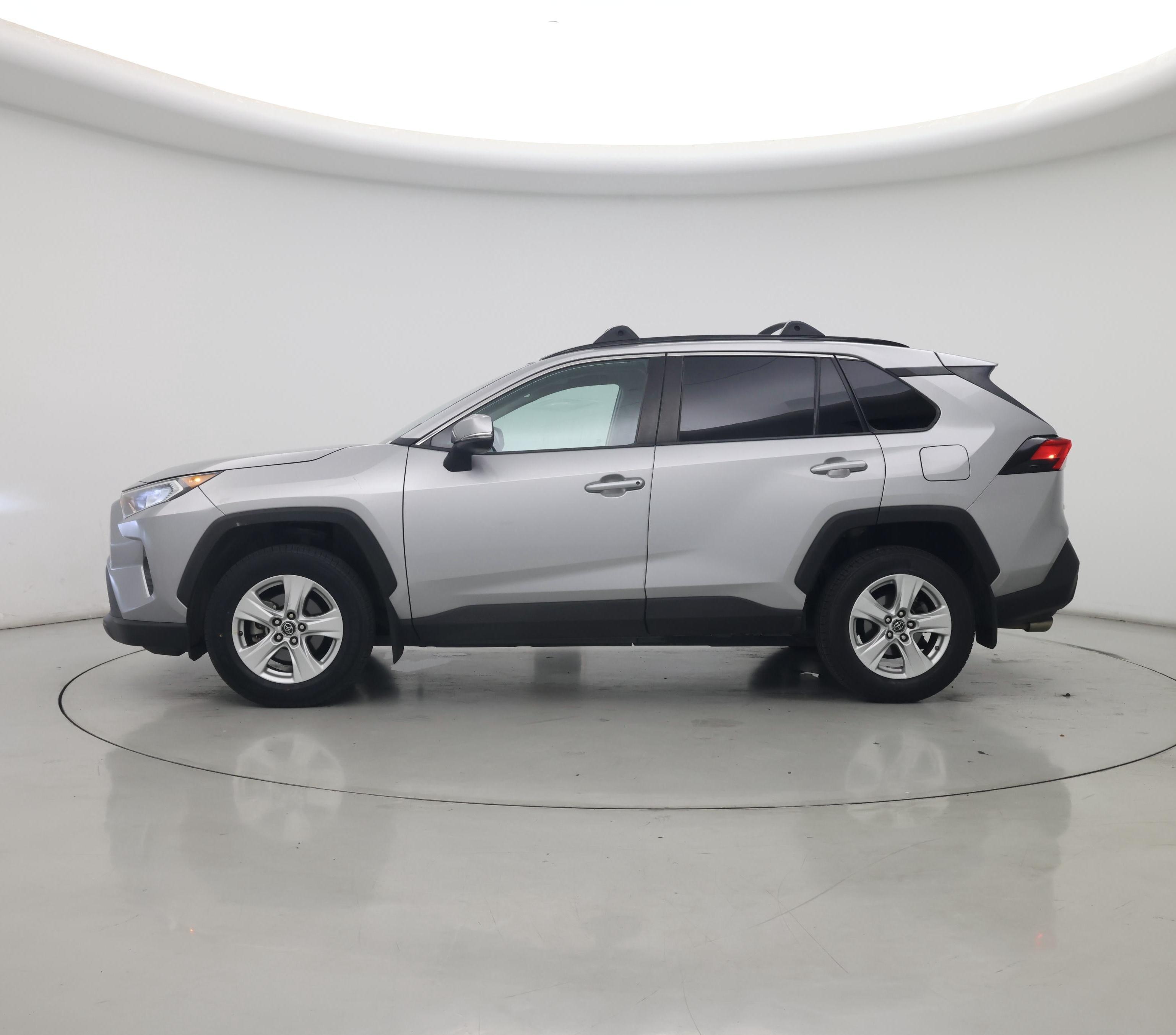 Thumbnail: 2019 Toyota RAV4 - 3