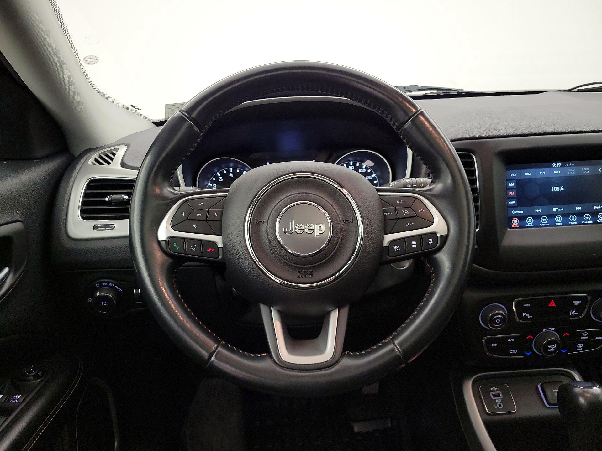 Thumbnail: 2020 Jeep Compass - 10