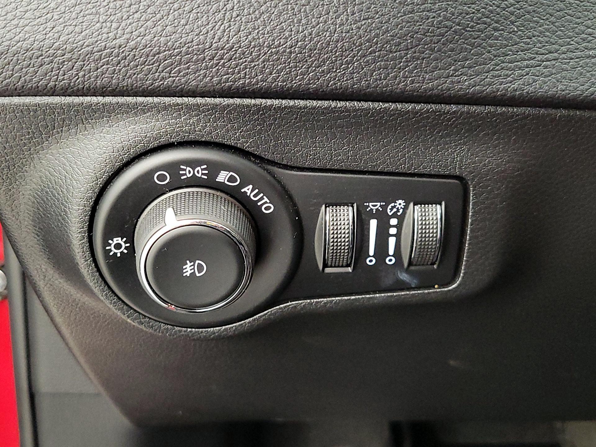 Thumbnail: 2020 Jeep Compass - 13