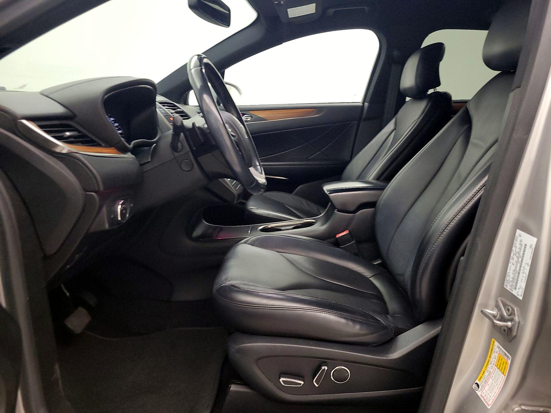 Thumbnail: 2017 Lincoln MKC - 11