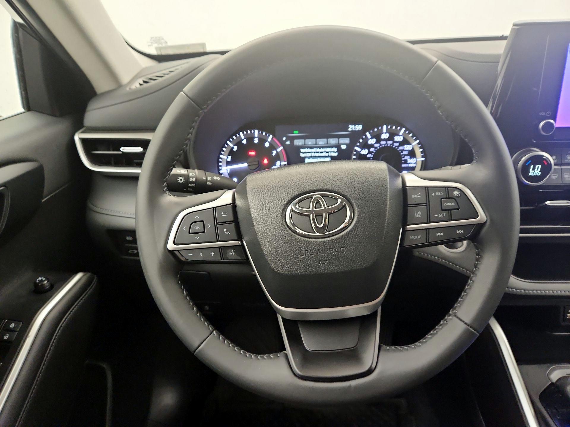 Thumbnail: 2024 Toyota Highlander - 10