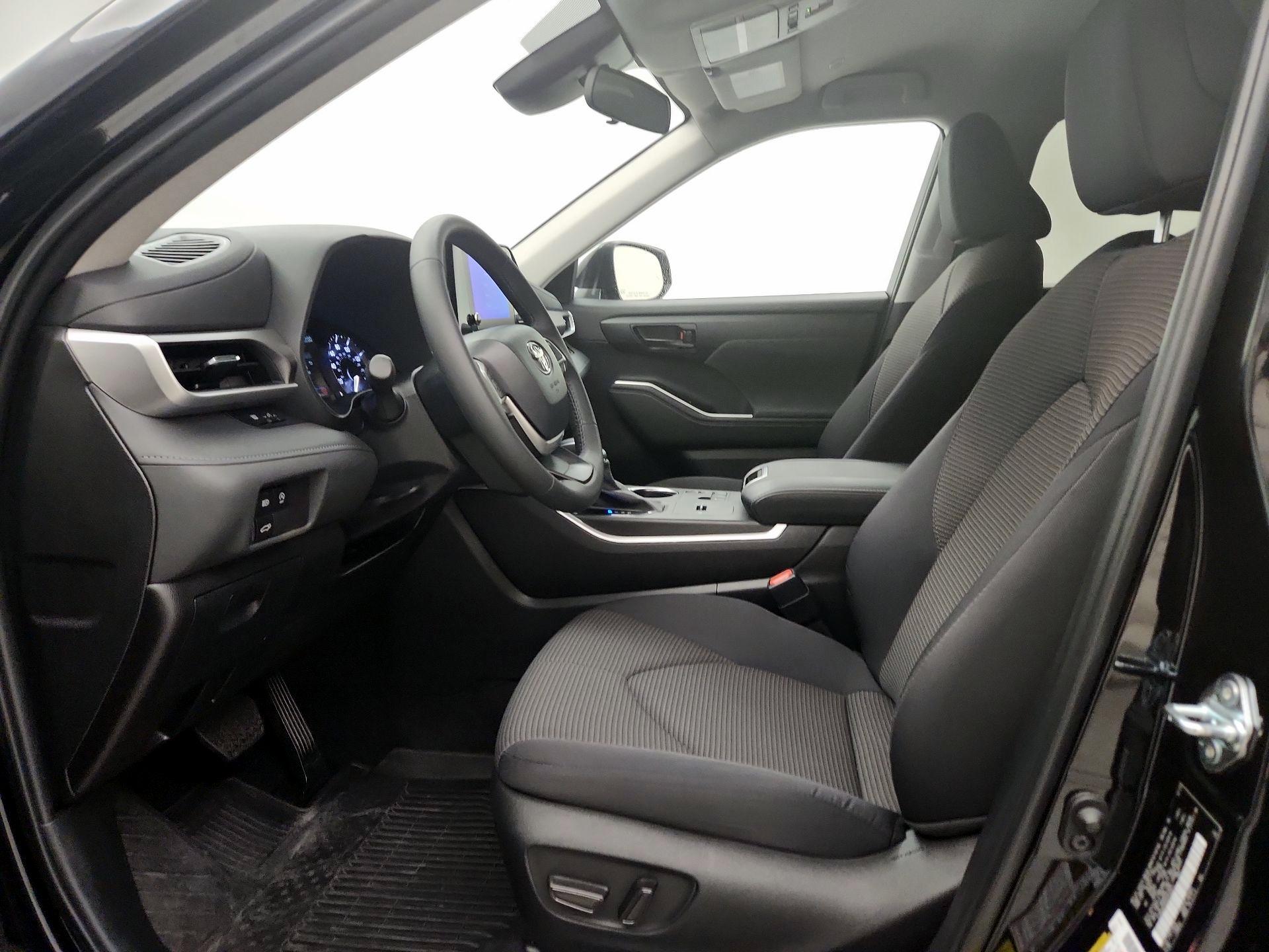 Thumbnail: 2024 Toyota Highlander - 11