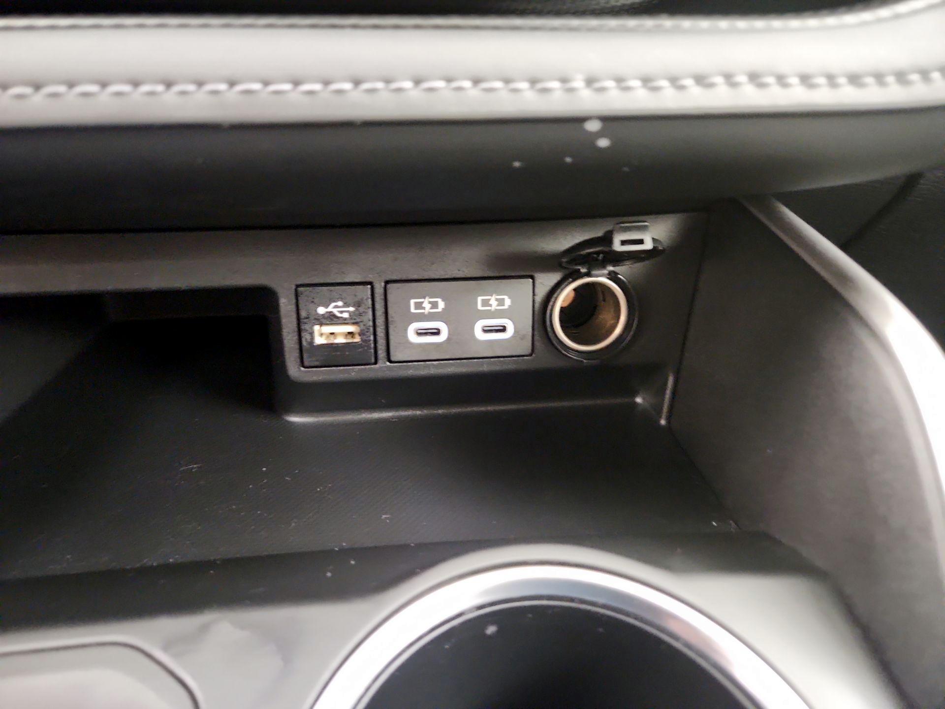 Thumbnail: 2024 Toyota Highlander - 18