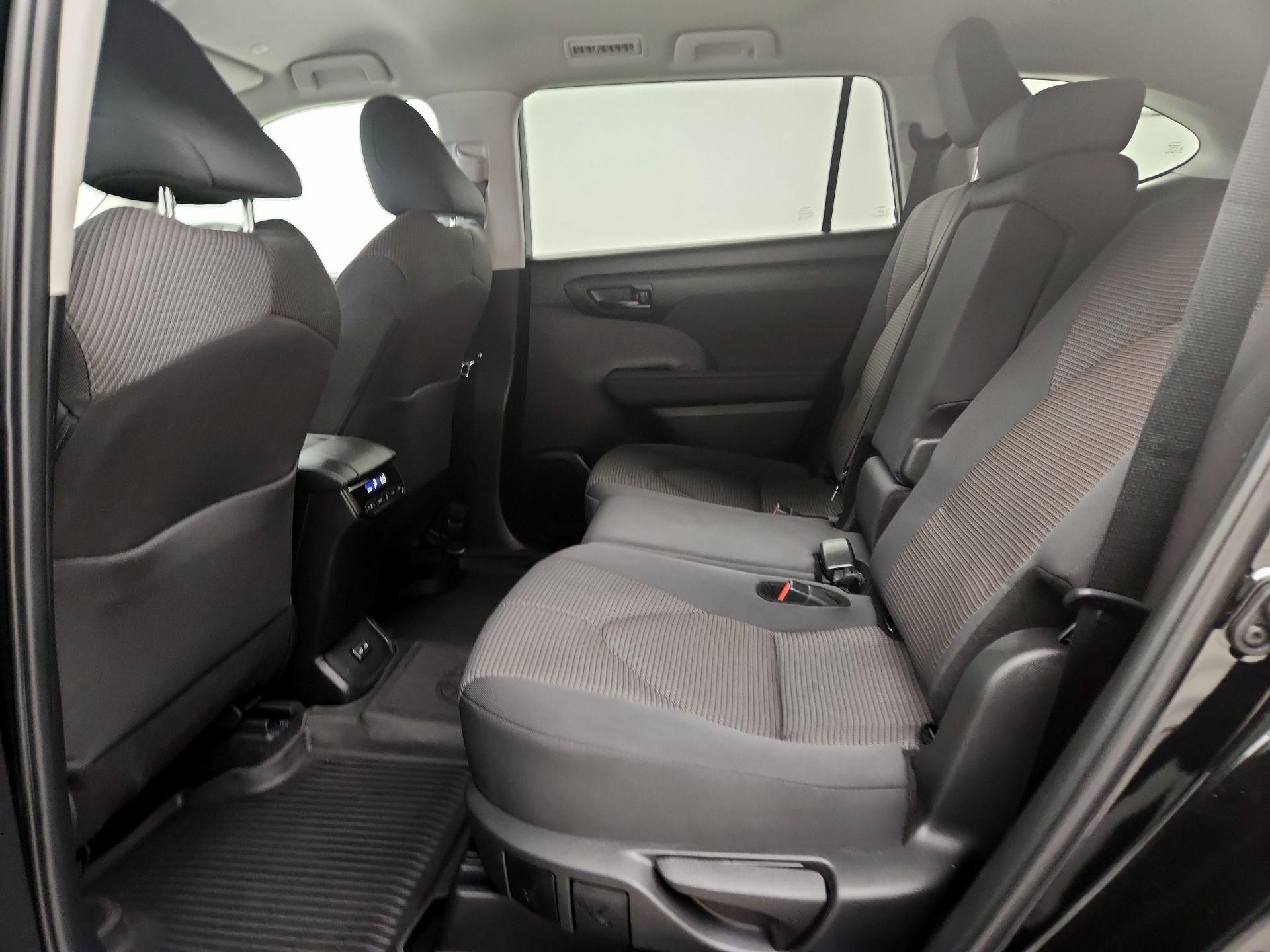 Thumbnail: 2024 Toyota Highlander - 19