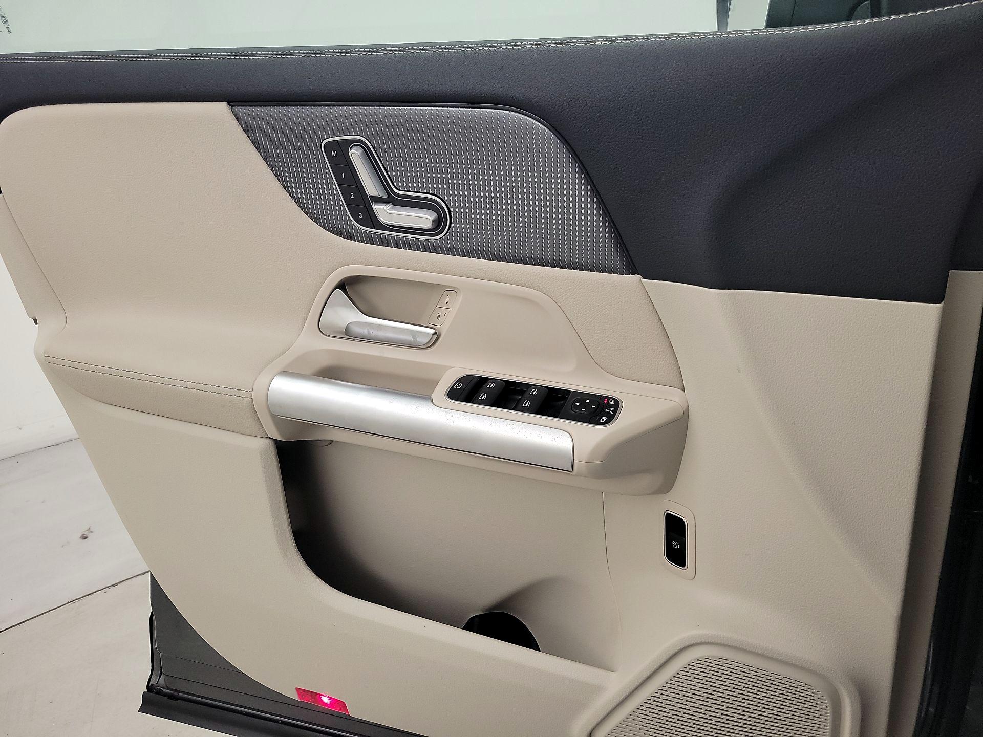 Thumbnail: 2023 Mercedes-Benz GLA - 12