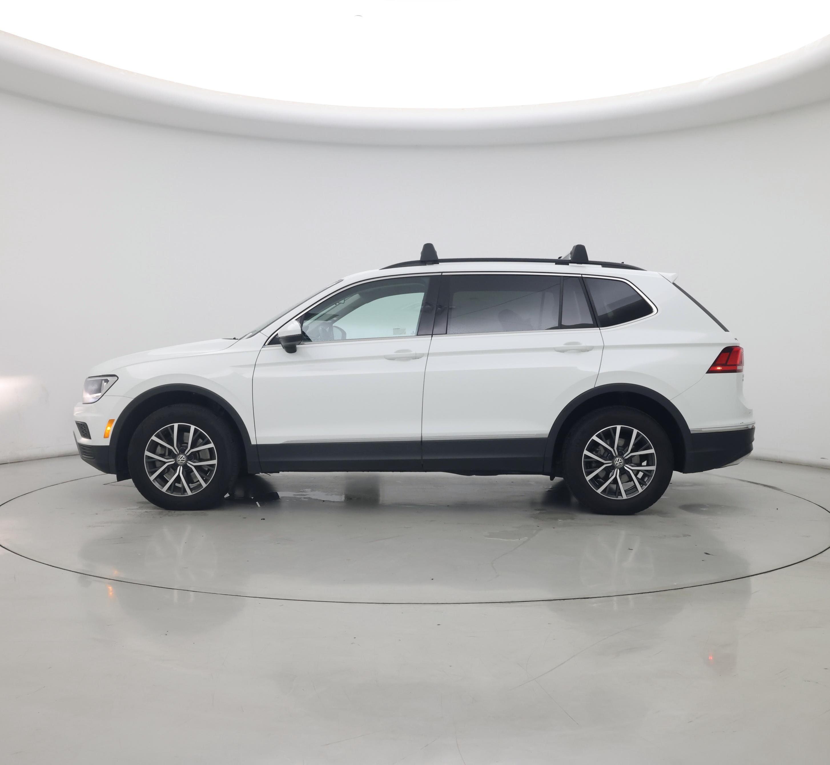 Thumbnail: 2020 Volkswagen Tiguan - 3